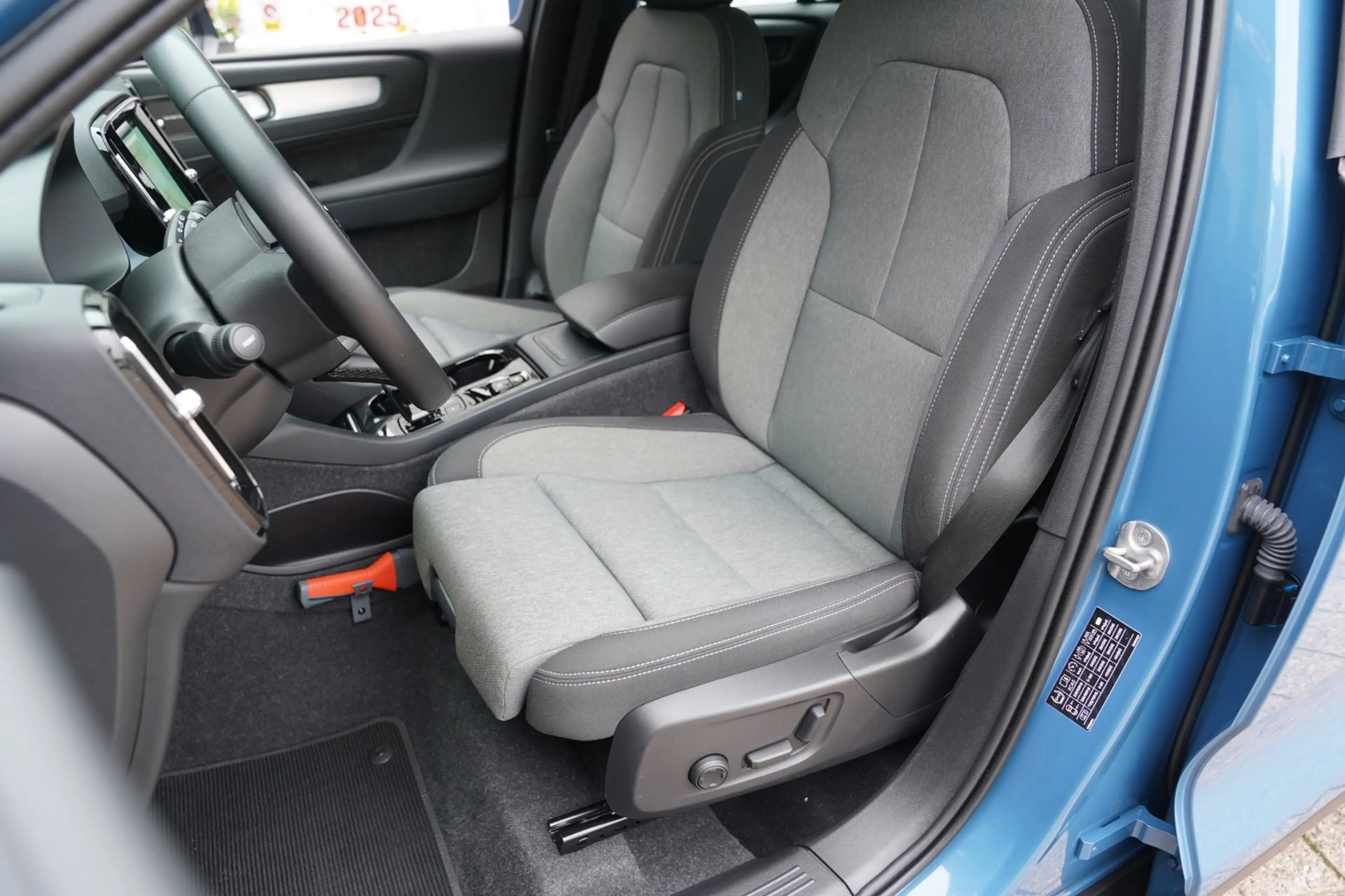 Volvo XC40 2.0 B4 Plus Dark|Prijs rijklaar incl 12 mnd garant — photo 18