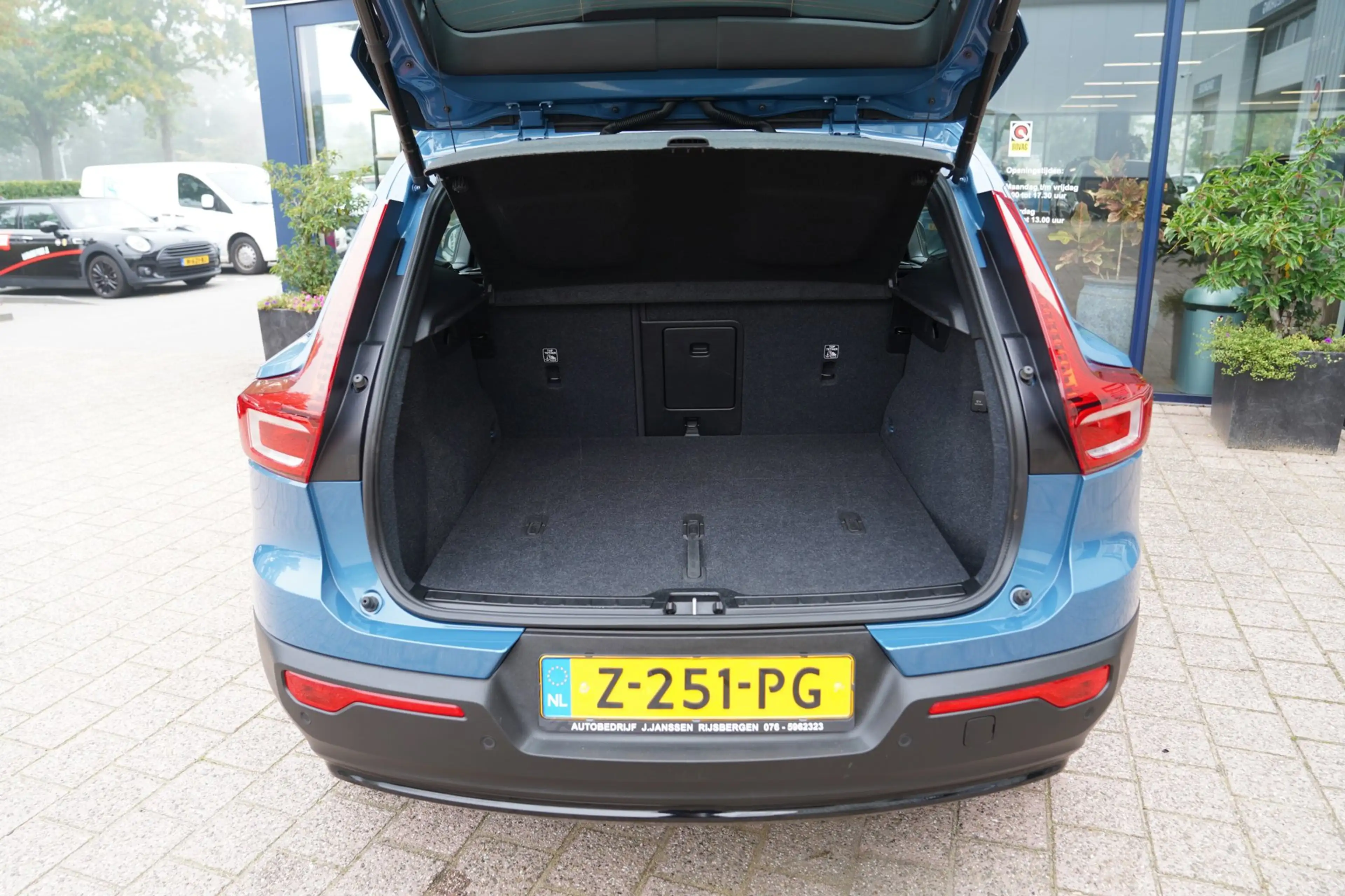 Volvo XC40 2.0 B4 Plus Dark|Prijs rijklaar incl 12 mnd garant — photo 11