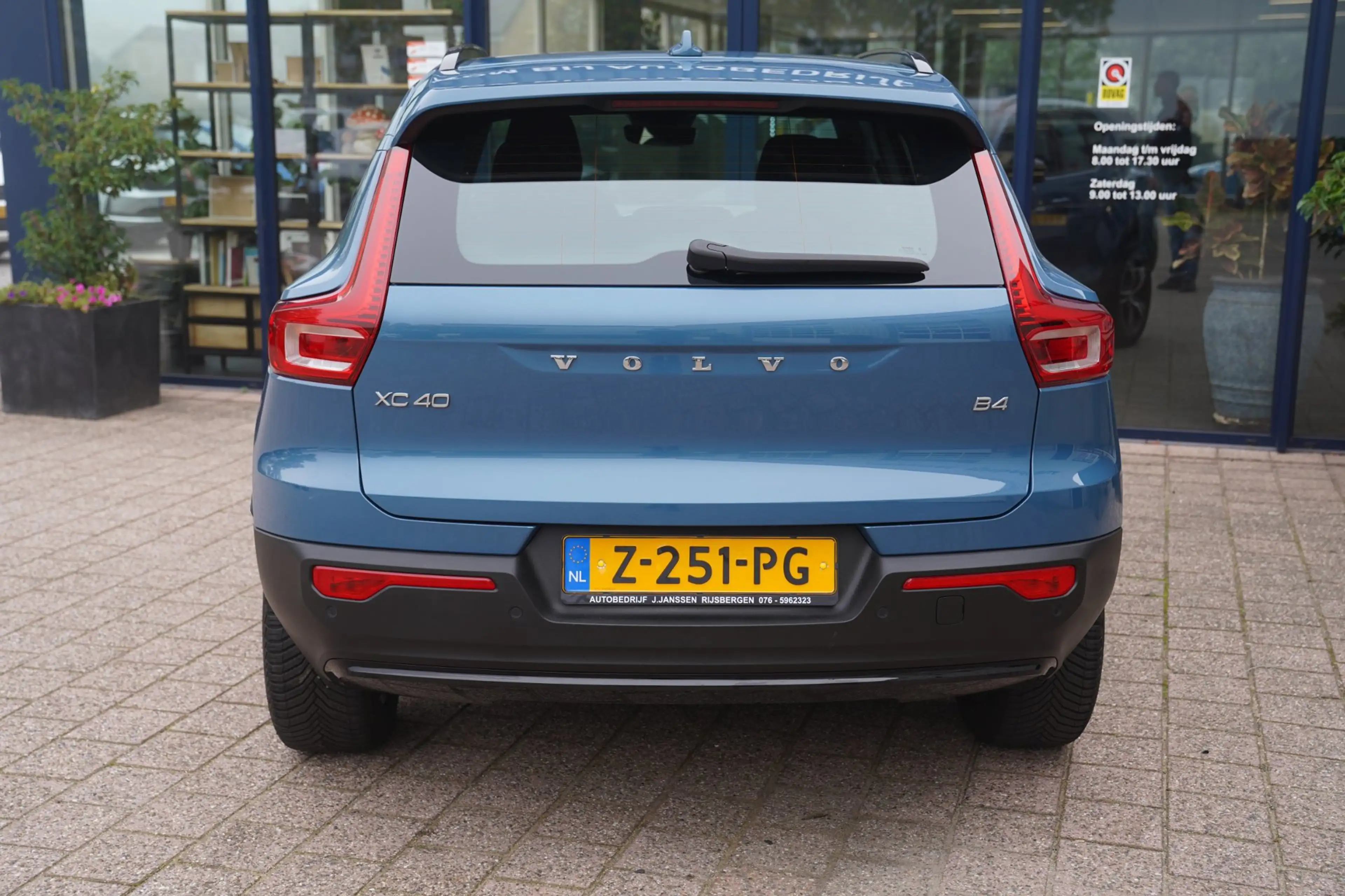 Volvo XC40 2.0 B4 Plus Dark|Prijs rijklaar incl 12 mnd garant — photo 10