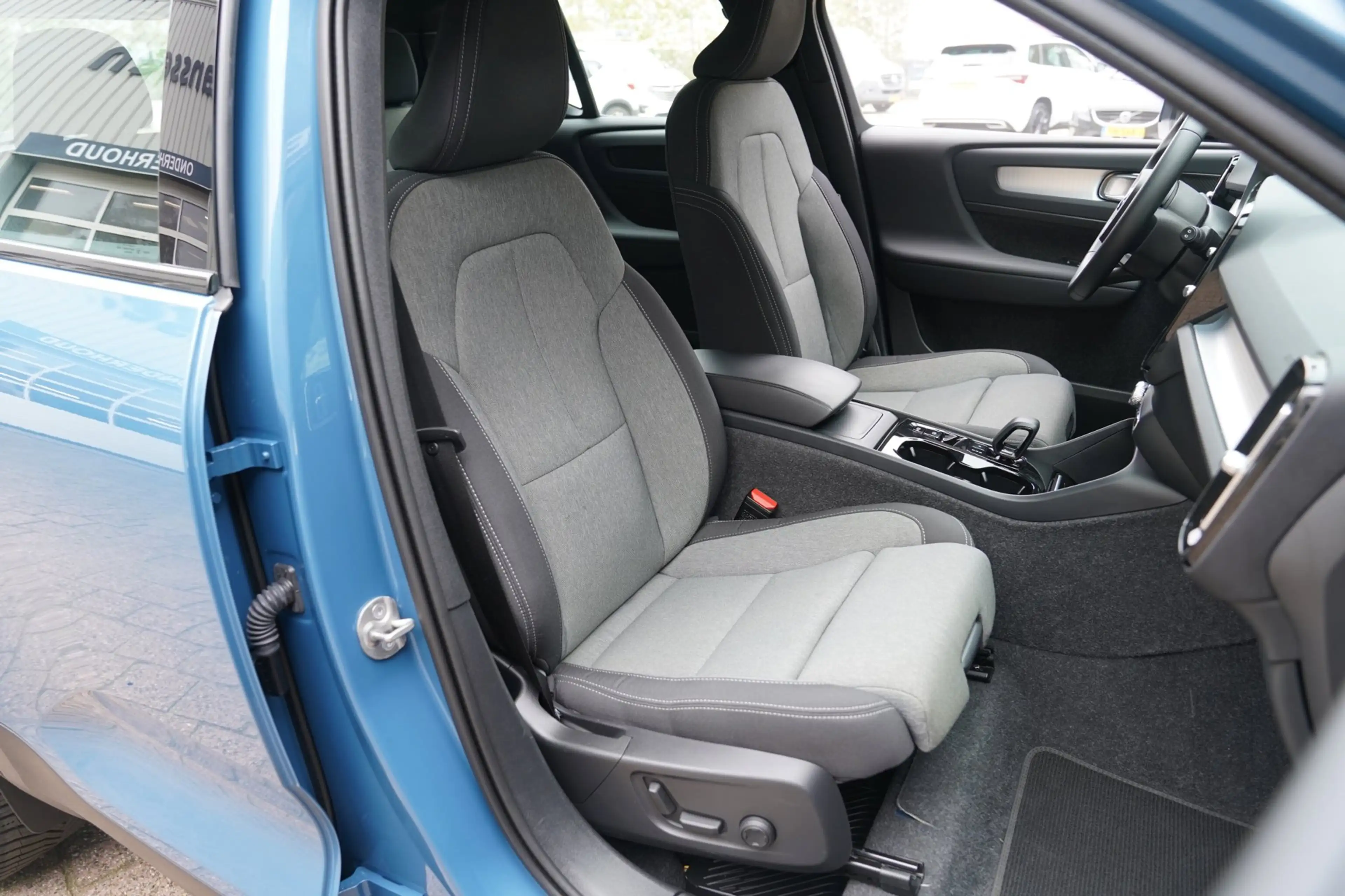 Volvo XC40 2.0 B4 Plus Dark|Prijs rijklaar incl 12 mnd garant — photo 24
