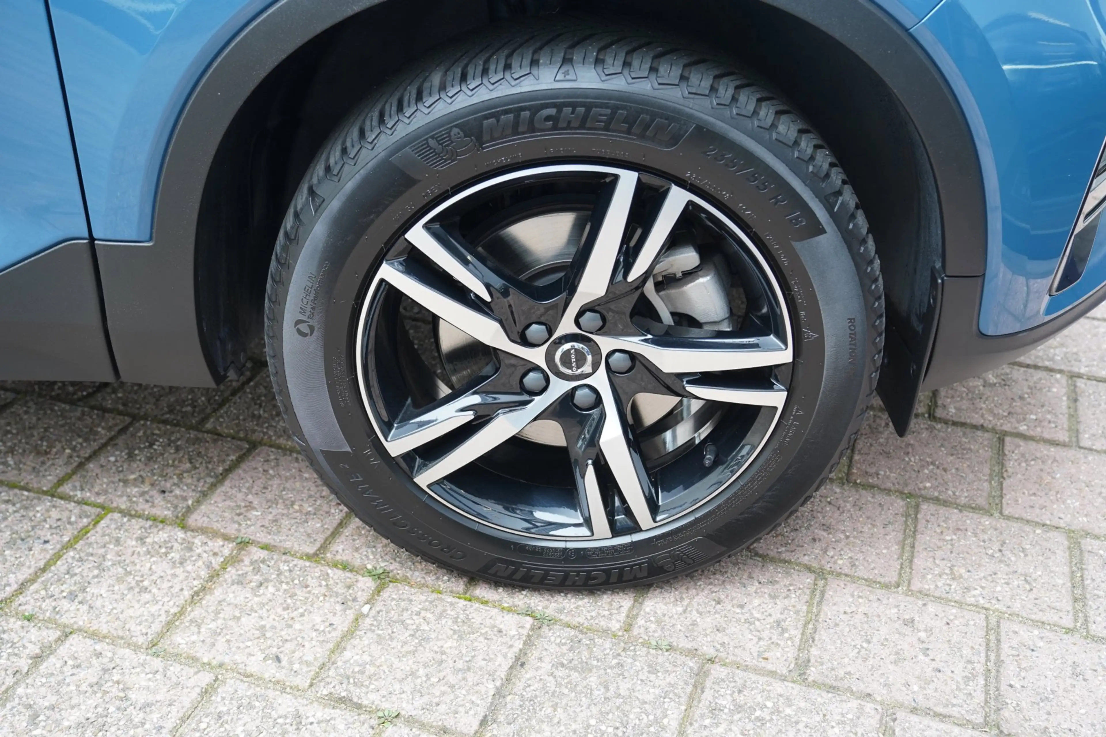 Volvo XC40 2.0 B4 Plus Dark|Prijs rijklaar incl 12 mnd garant — photo 15