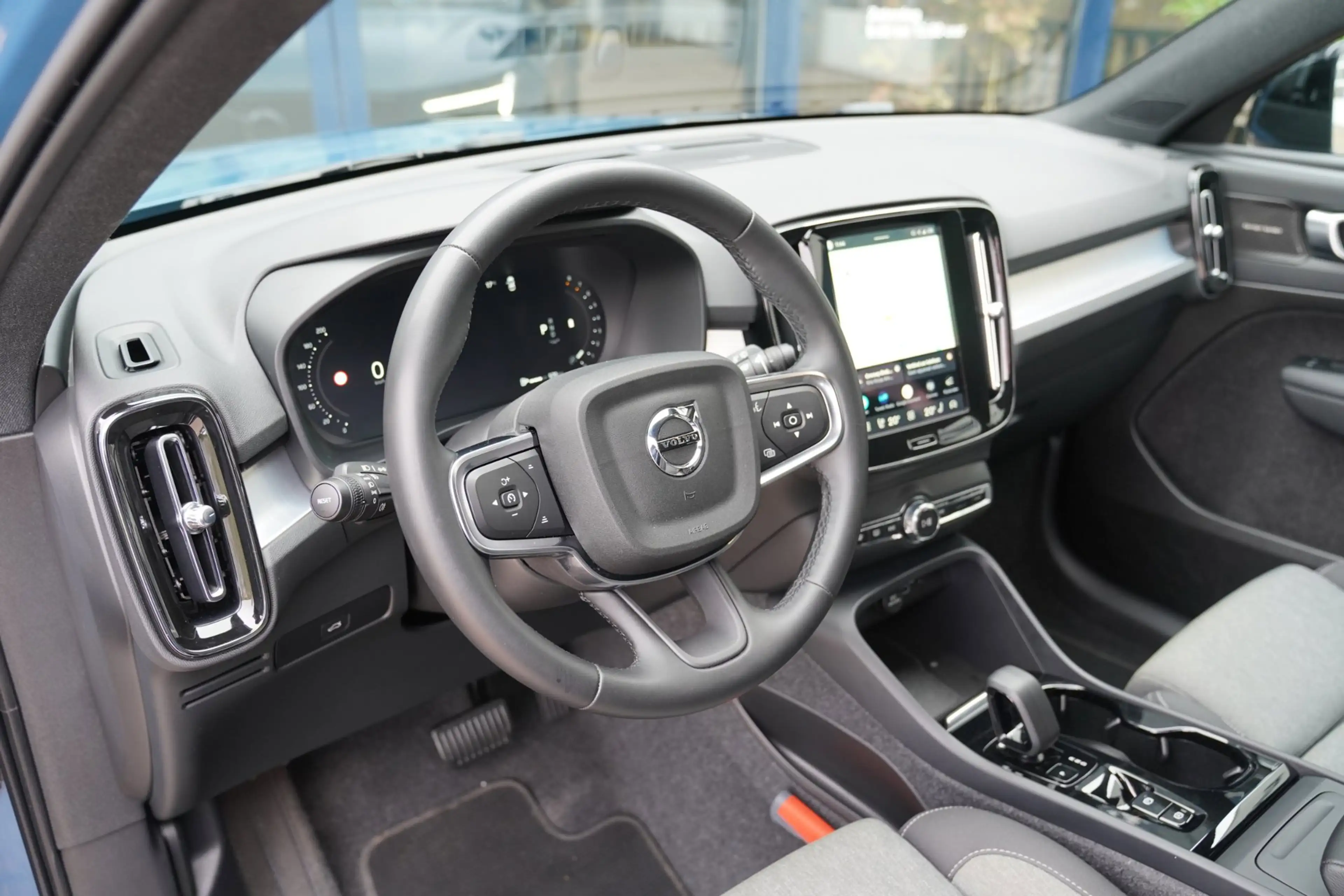 Volvo XC40 2.0 B4 Plus Dark|Prijs rijklaar incl 12 mnd garant — photo 16