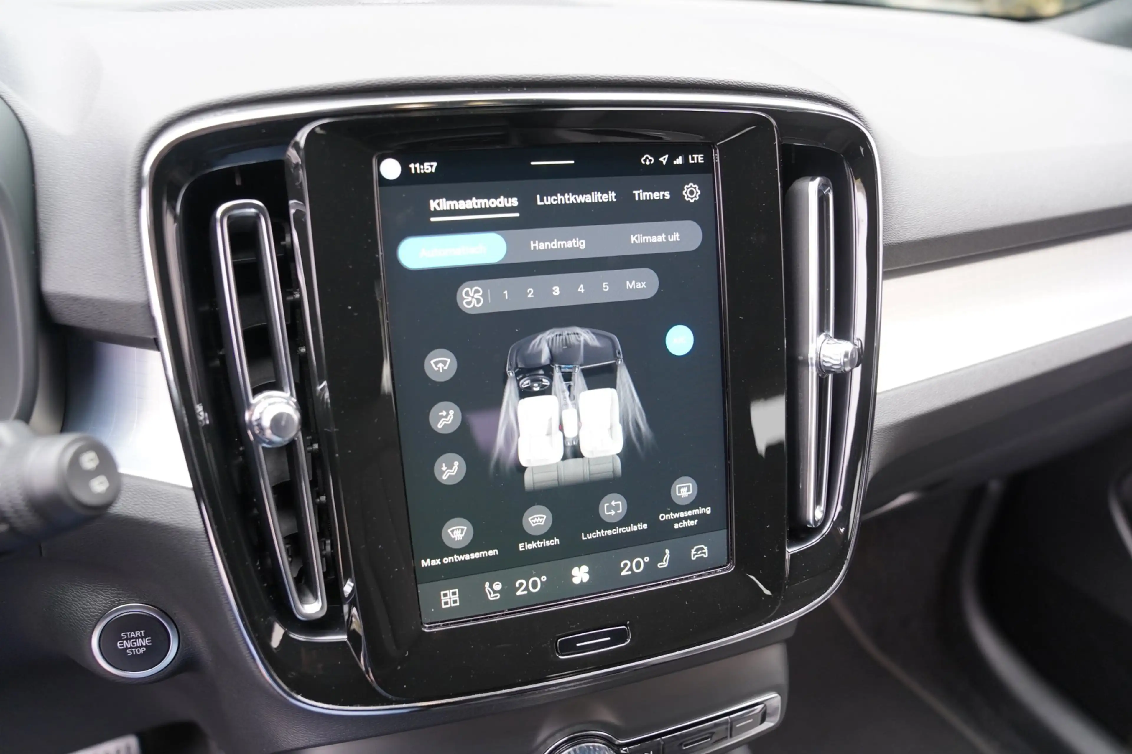 Volvo XC40 2.0 B4 Plus Dark|Prijs rijklaar incl 12 mnd garant — photo 41