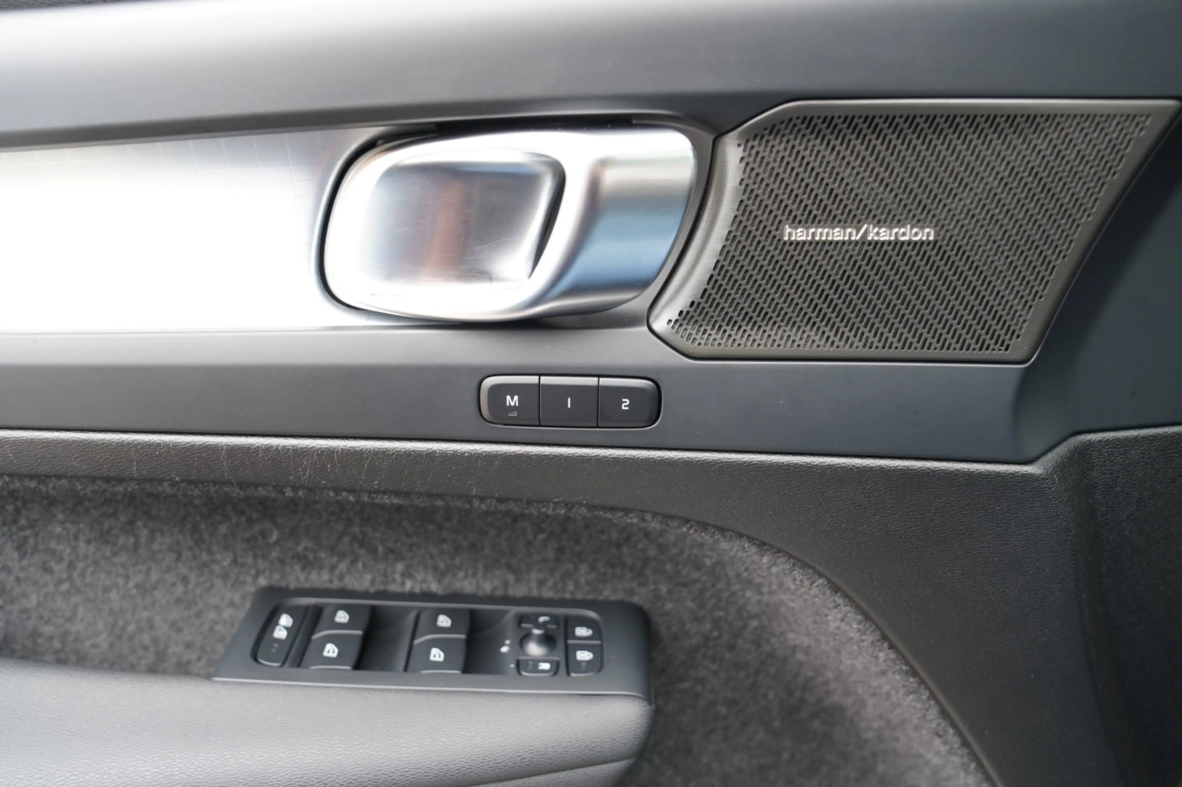 Volvo XC40 2.0 B4 Plus Dark|Prijs rijklaar incl 12 mnd garant — photo 25