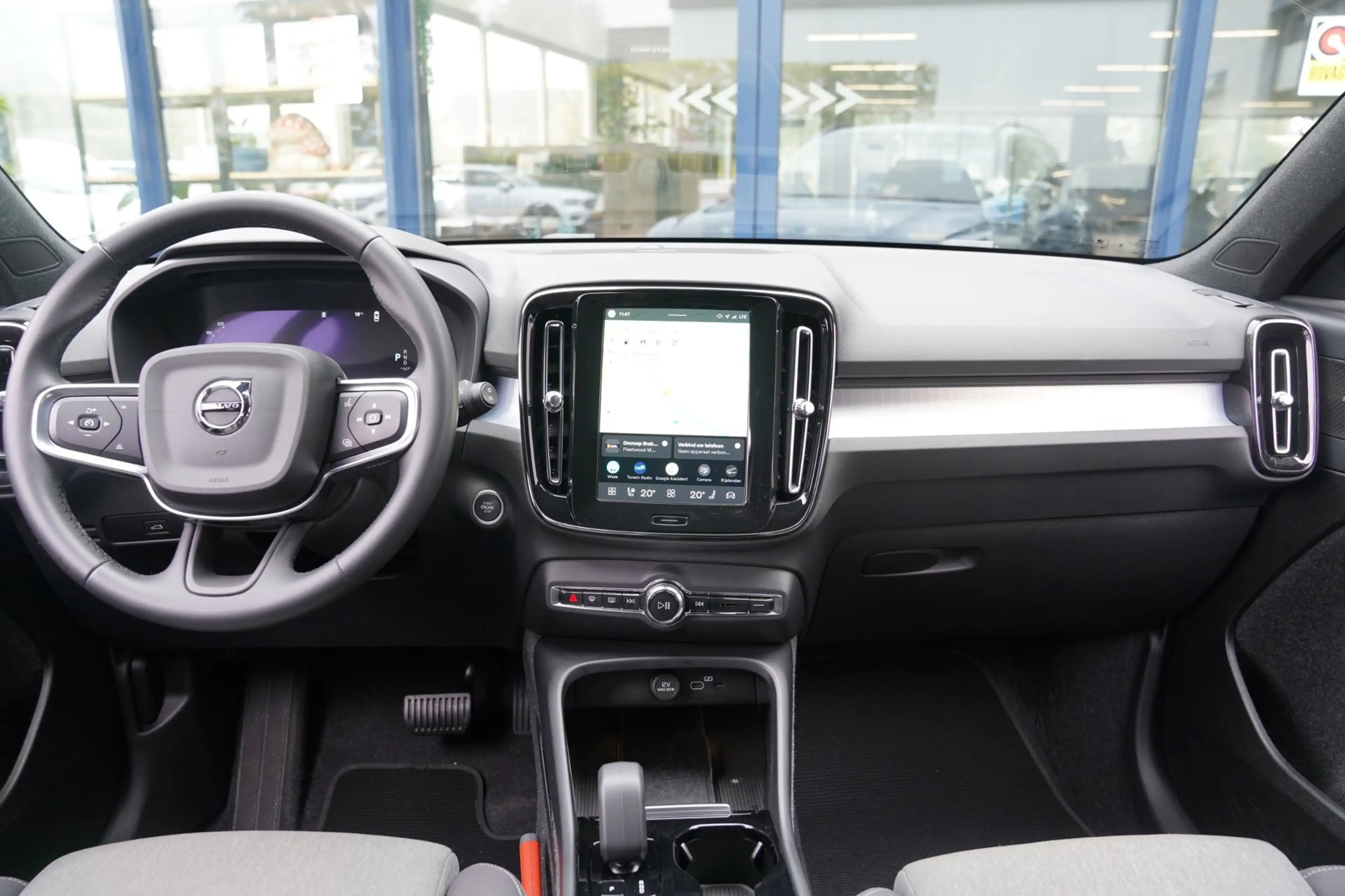 Volvo XC40 2.0 B4 Plus Dark|Prijs rijklaar incl 12 mnd garant — photo 3