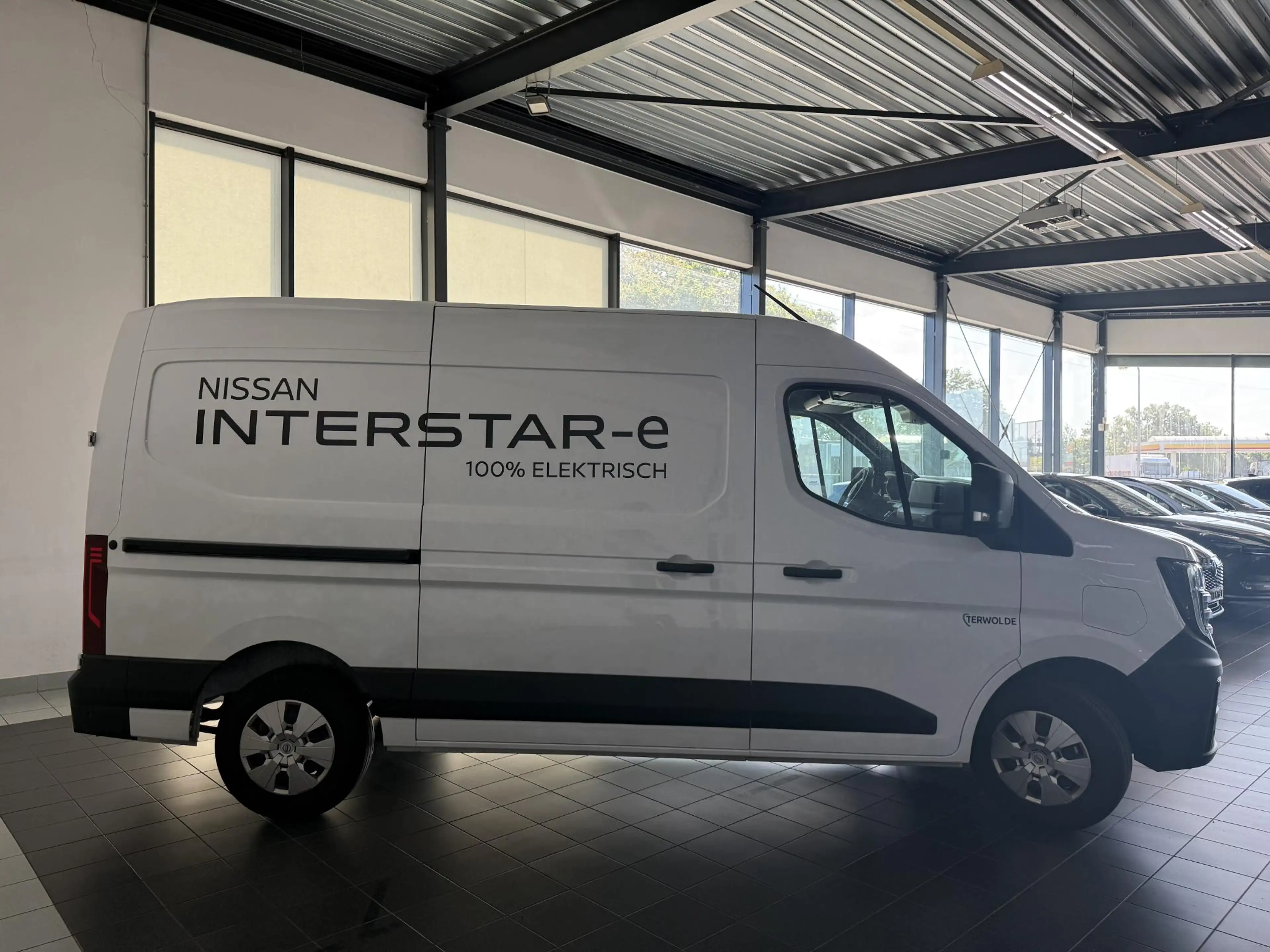 Nissan Interstar Interstar-e L2H2 Limited 87 kWh | Trekhaak | Parke — photo 4