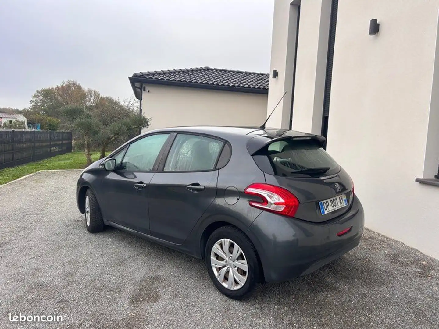 Peugeot 208 1.6 e-HDi FAP S&S 92 cv - 2