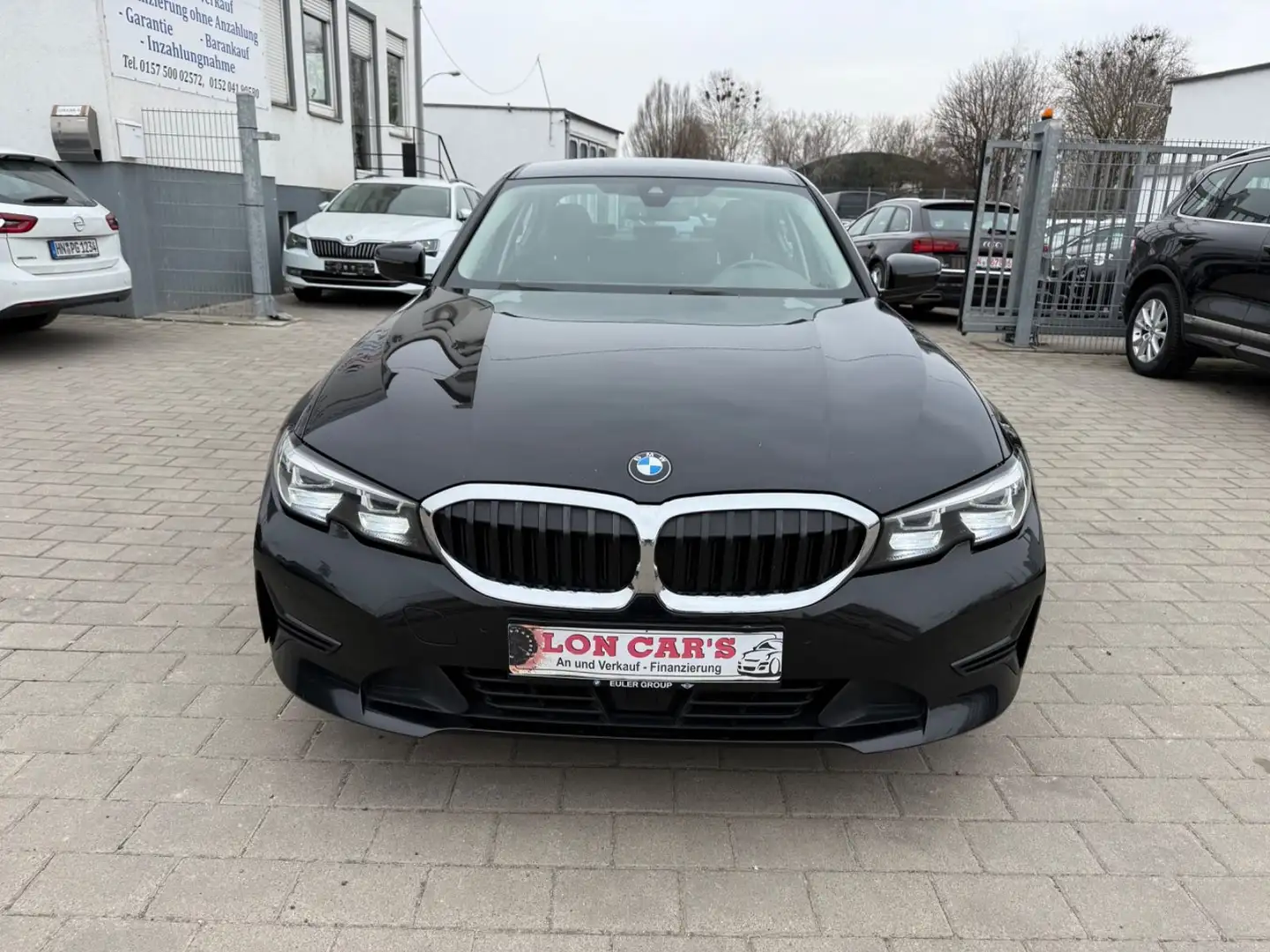BMW 318 3 Lim. 318 d/Navi/LED/SHZ/Erster H./TOP crna - 2