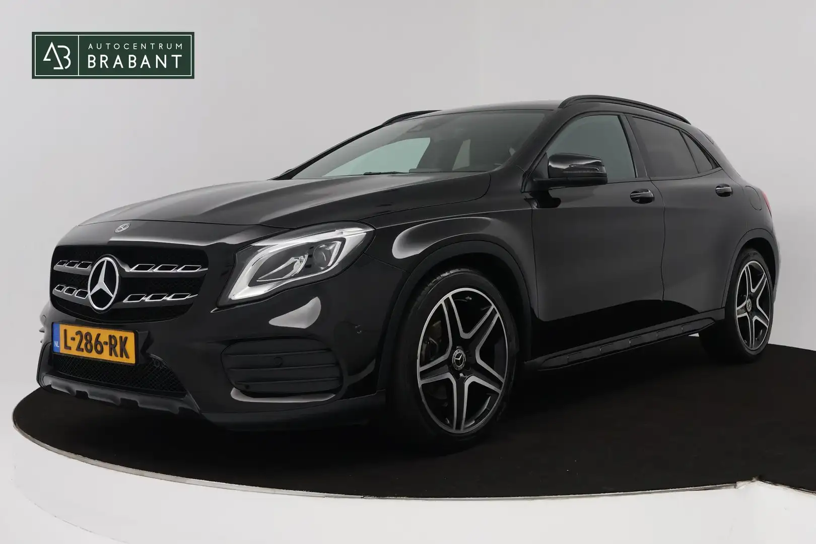 Mercedes-Benz GLA 200 Premium Plus (NAVIGATIE, STOELVERWARMING, CAMERA, Noir - 1