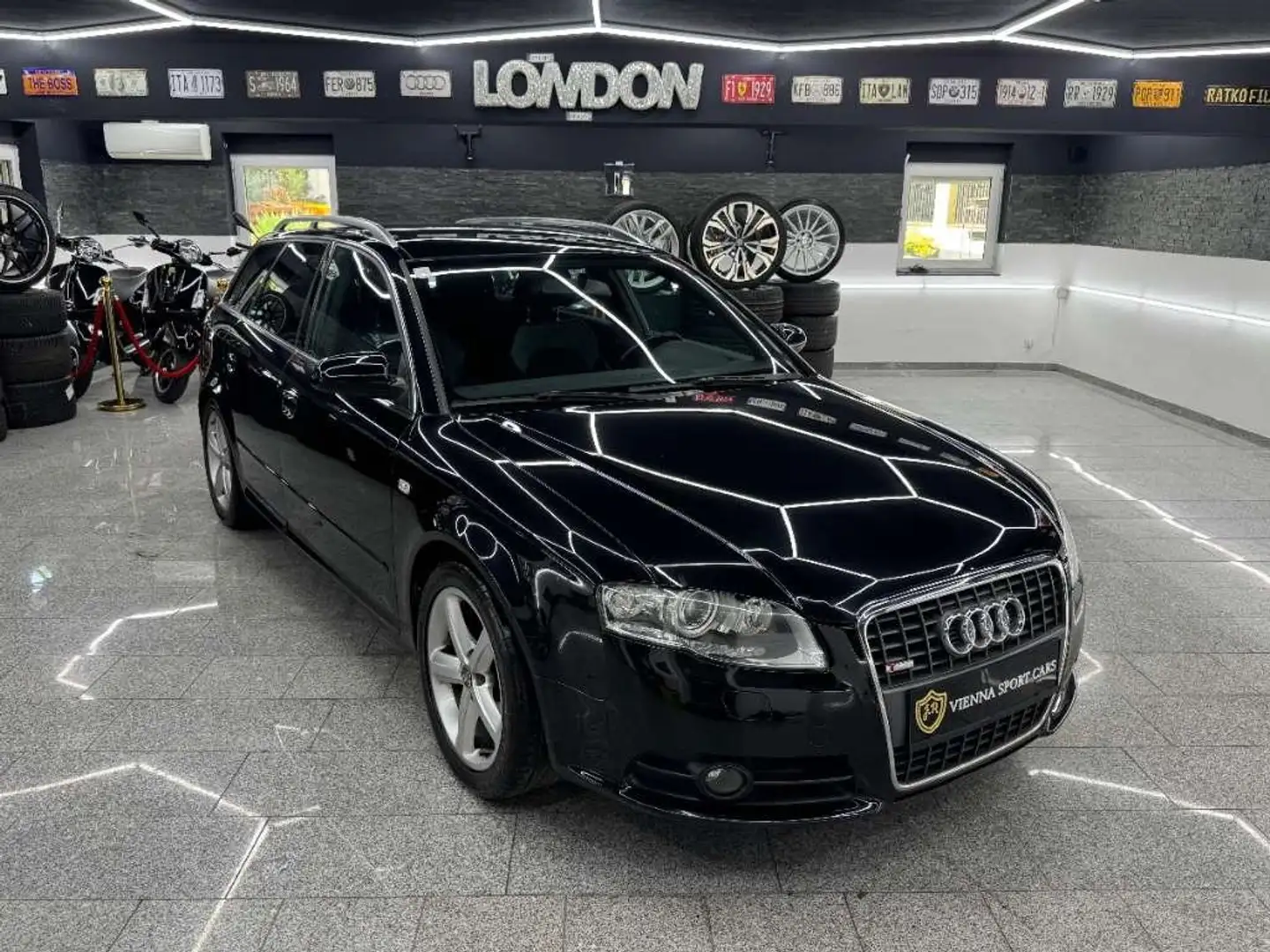 Audi A4 Avant 2,0 TDI quattro DPF S-Line Le Mans Edition* Schwarz - 1
