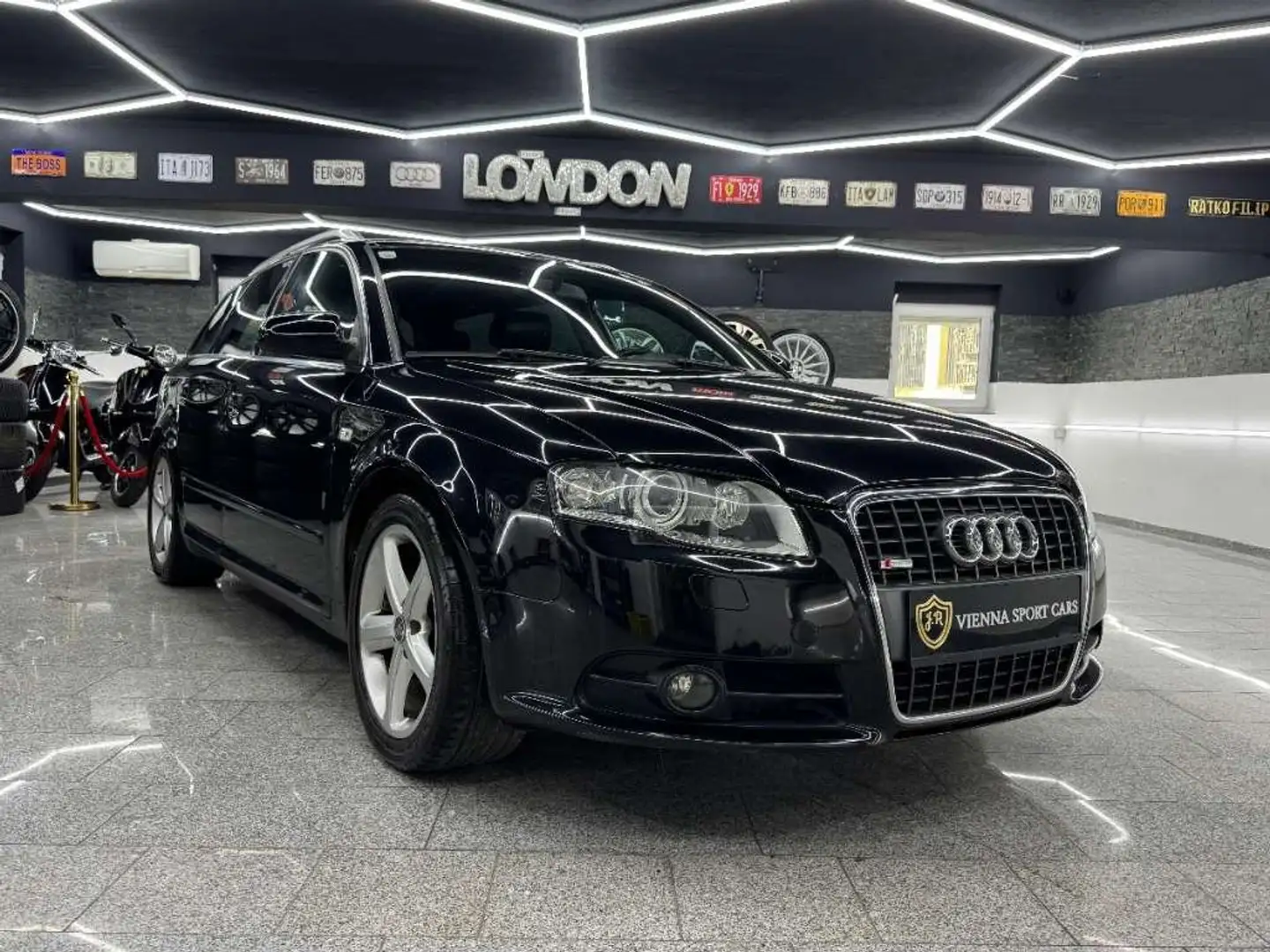 Audi A4 Avant 2,0 TDI quattro DPF S-Line Le Mans Edition* Schwarz - 2