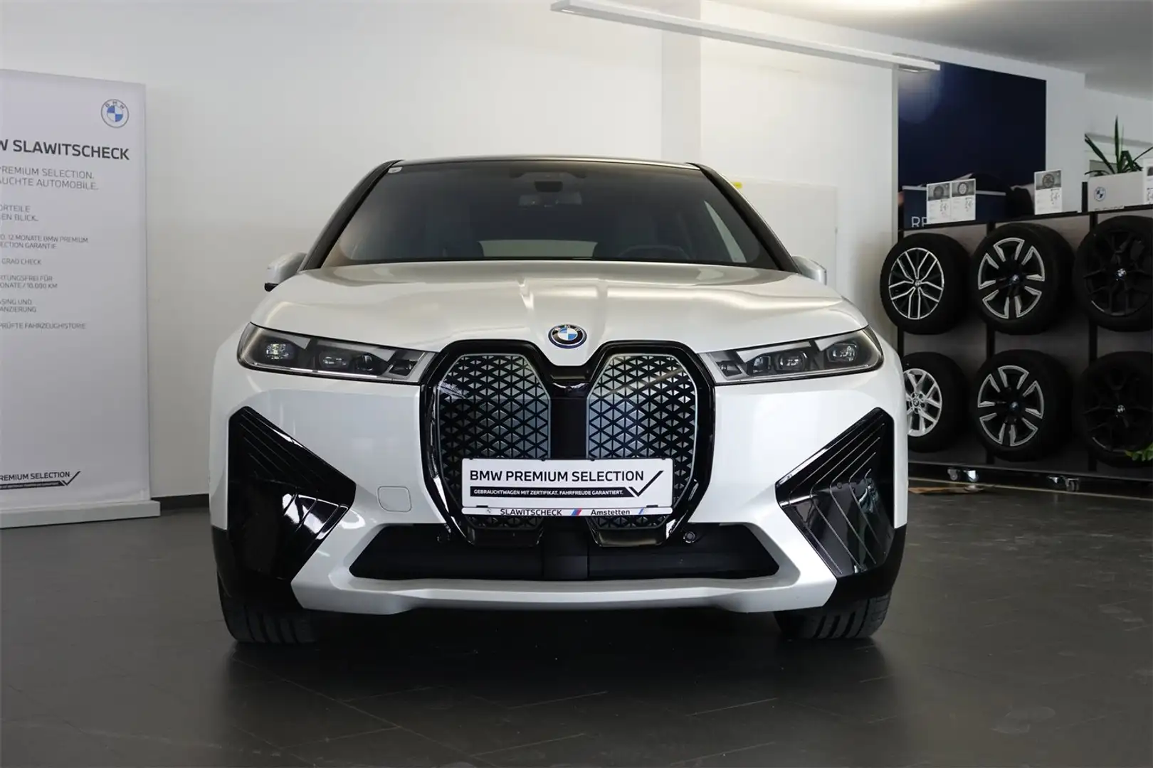 BMW iX xDrive50 I20 Sportpaket Weiß - 2