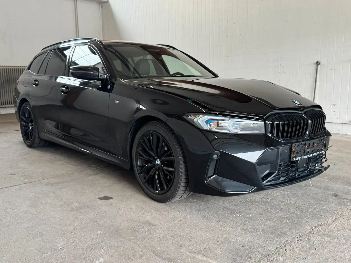 BMW 320 d xDrive Tou LCI M-Sport Laser Carbon UNFALL Noir - 1