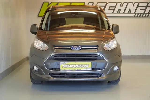 Ford Grand Tourneo Connect view 9