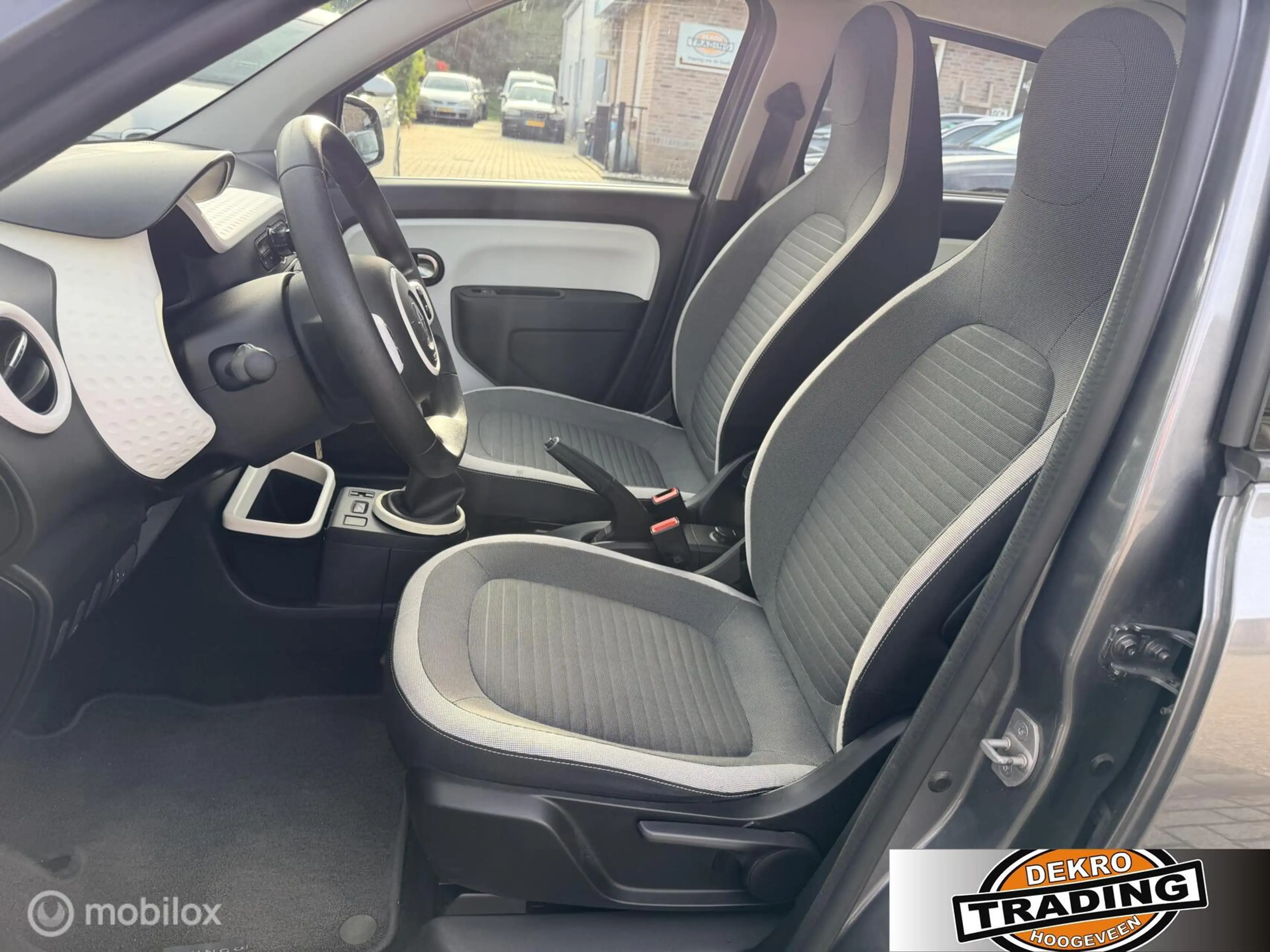 Renault Twingo 1.0 SCe Dynamique airco cruise — photo 11