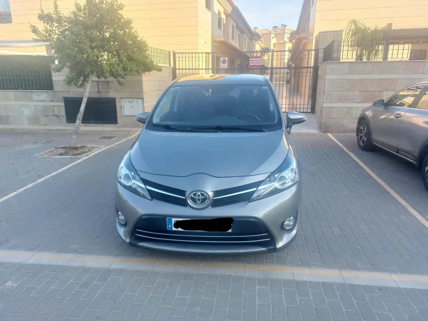 Toyota Verso Verso 115D Advance 7pl. Advance Šedá - 1