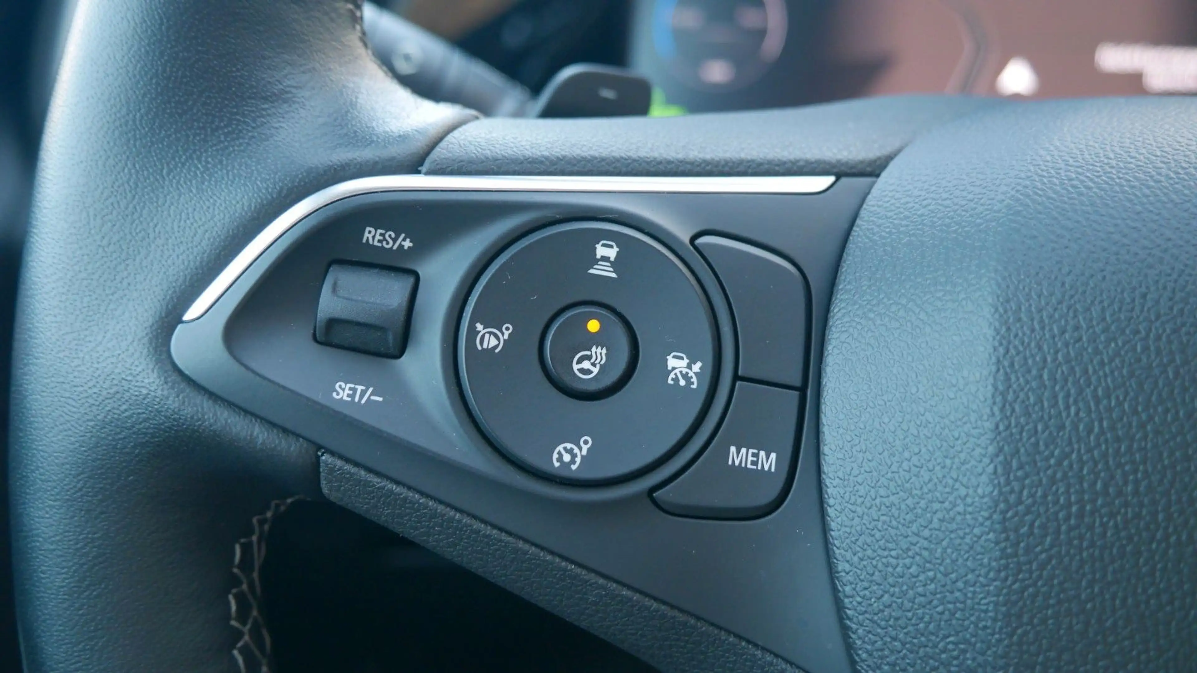 Opel Grandland X Grandland  Plug-in-Hybrid Technologie Paket — photo 13