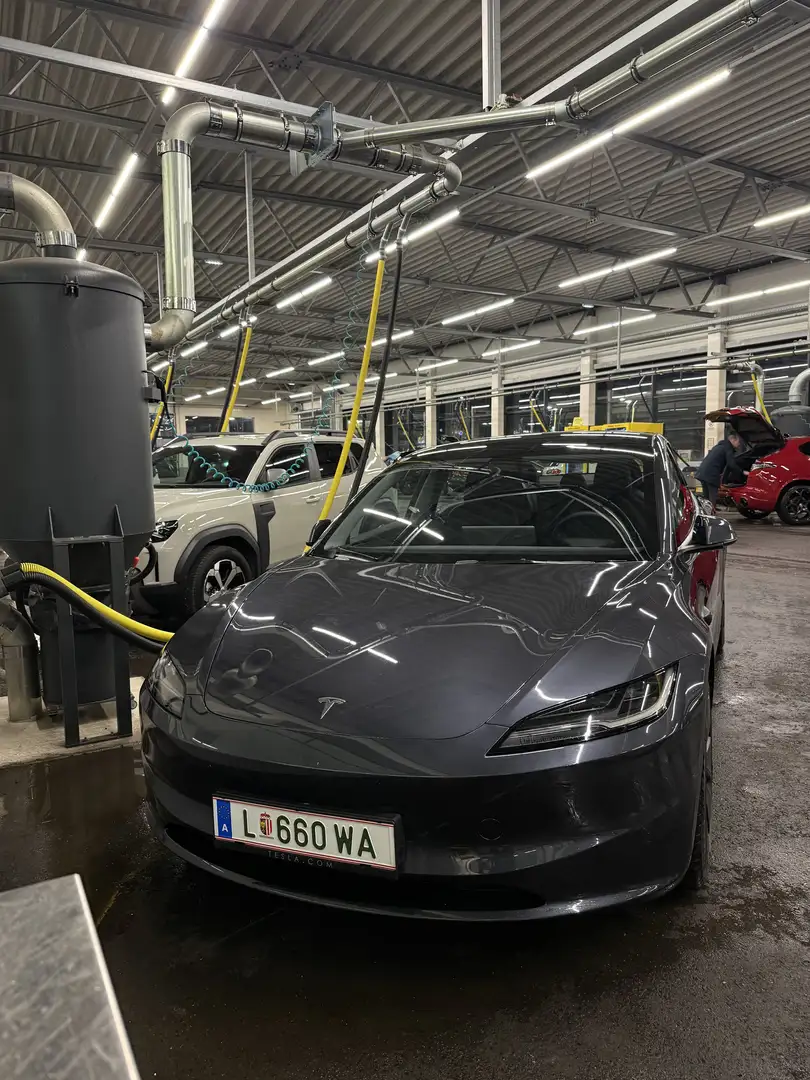 Tesla Model 3 Standard Range RWD Premium 60kWh - 1