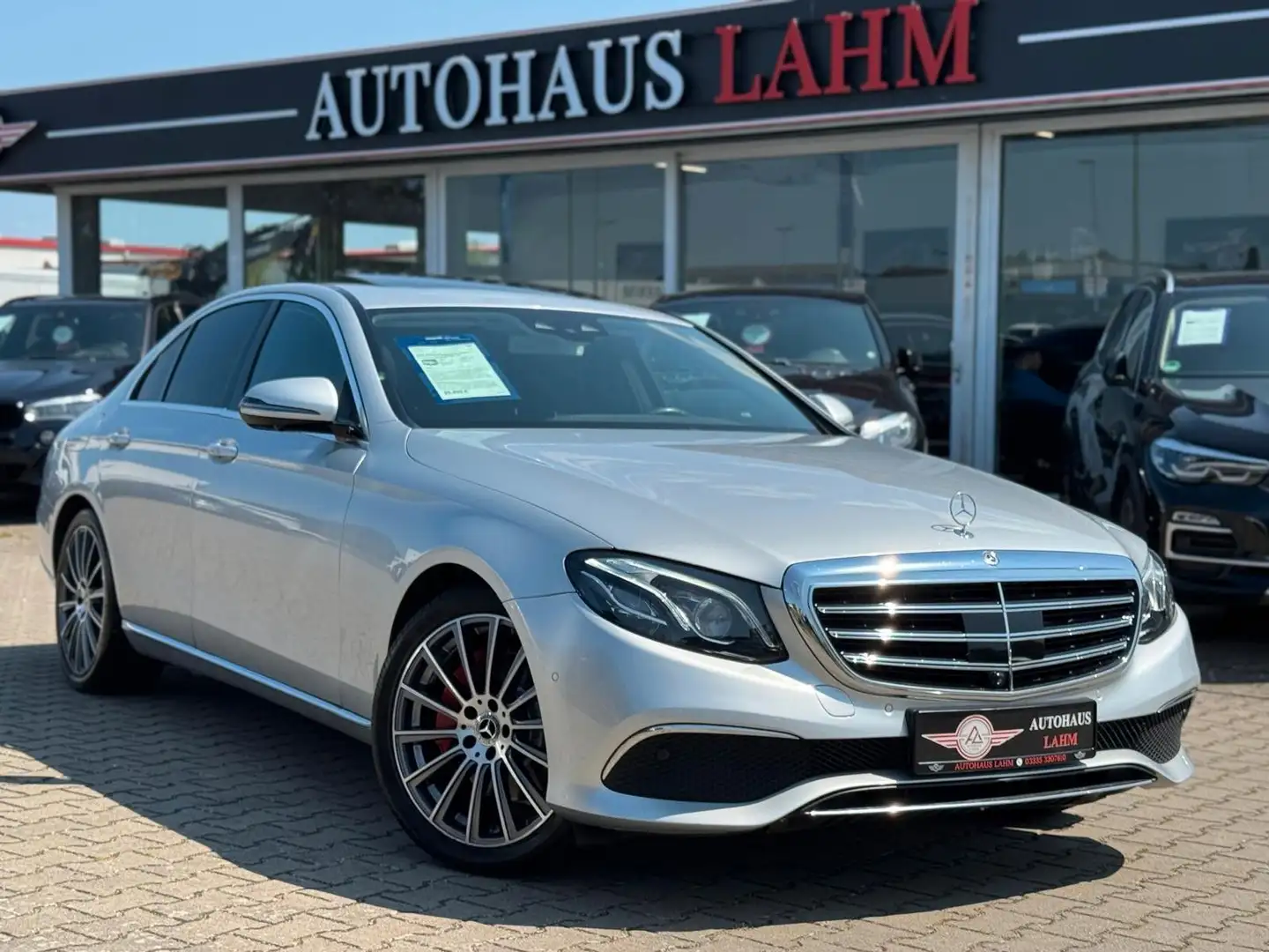 Mercedes-Benz E 350 D Lim. 9G-TRONIC"EXCLUSIVE"HEAD-UP*AHK*360° Silber - 1