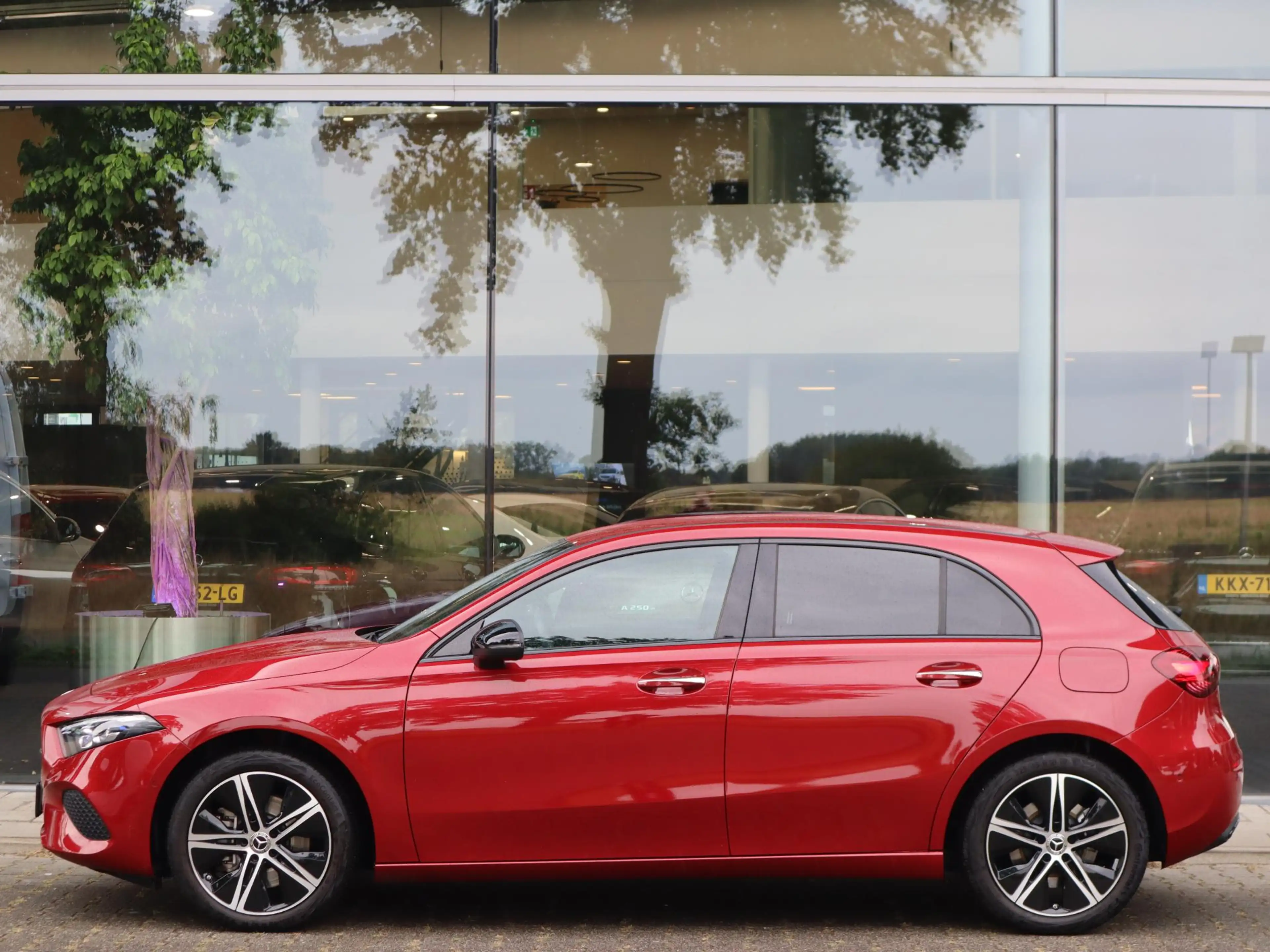 Mercedes-Benz A 250 e Star Edition Luxury Line l Trekhaak l Keyless l — photo 4