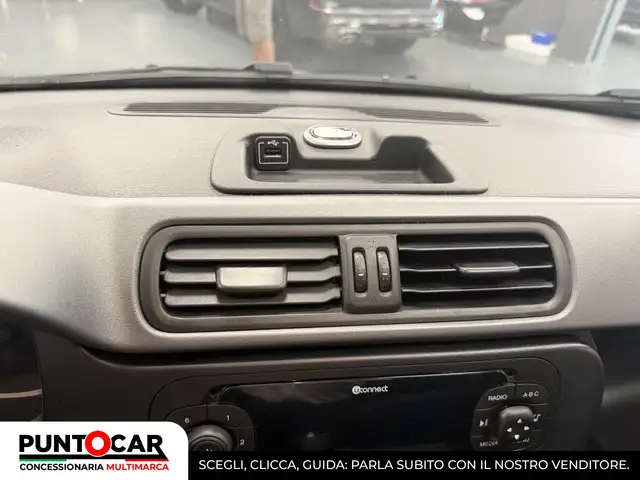 Fiat Panda view 12