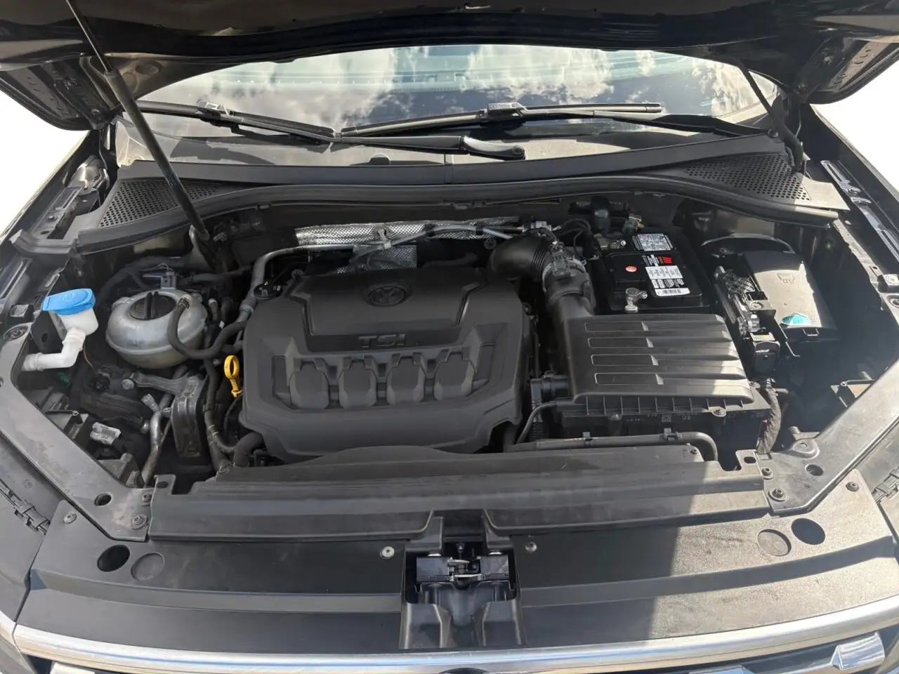 Volkswagen Tiguan снимка Volkswagen Tiguan