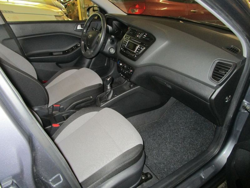 Hyundai i20 YES! — photo 9