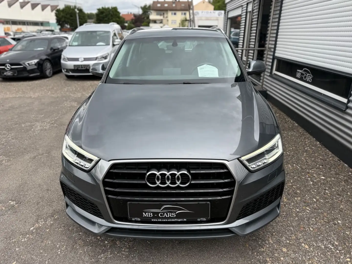 Audi Q3 S line Sport*AUTO*LED*NAVI* Gris - 2