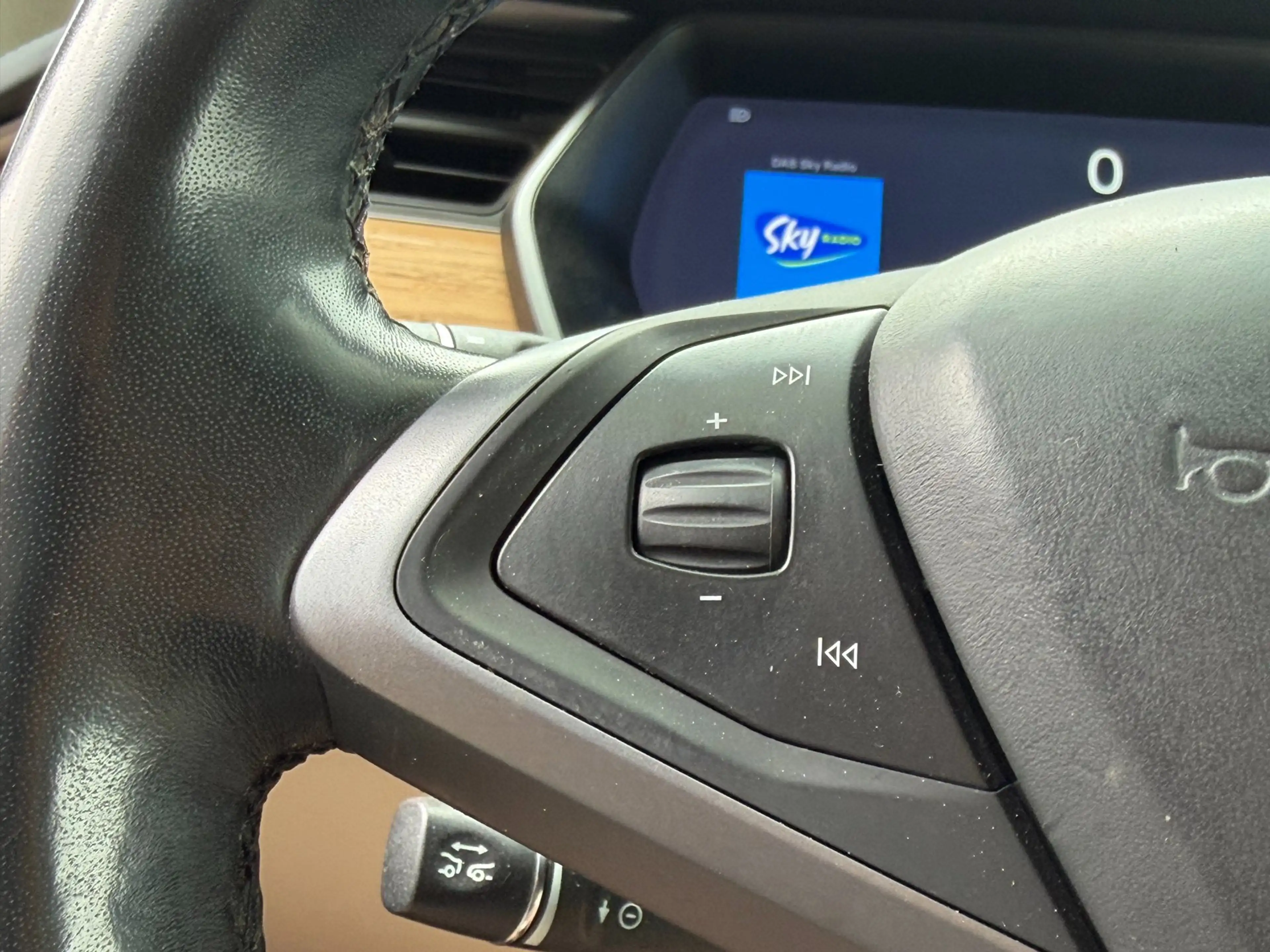 Tesla Model X 75D Base|Trekhaak|Stoel-stuurverwarming — photo 24