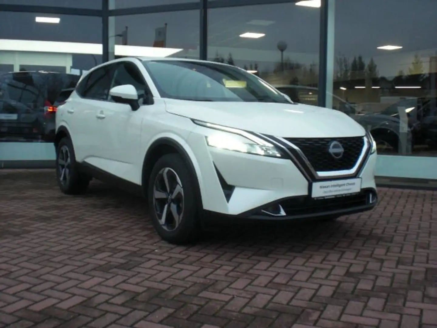 Nissan Qashqai 1.3 MHEV N-Connecta NAVI KAMERA SHZ Weiß - 2
