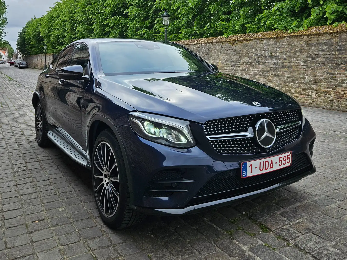 Mercedes-Benz GLC 250 GLC 250 d Coupe 4Matic 9G-TRONIC AMG Line Modrá - 2