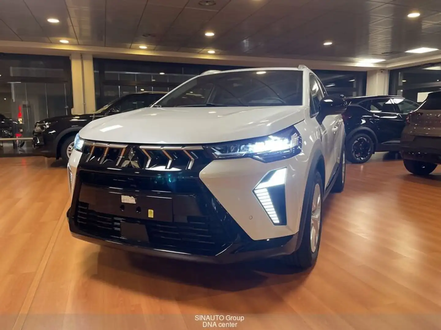 Mitsubishi ASX 1.0L 91 CV Invite Plus Bianco - 1