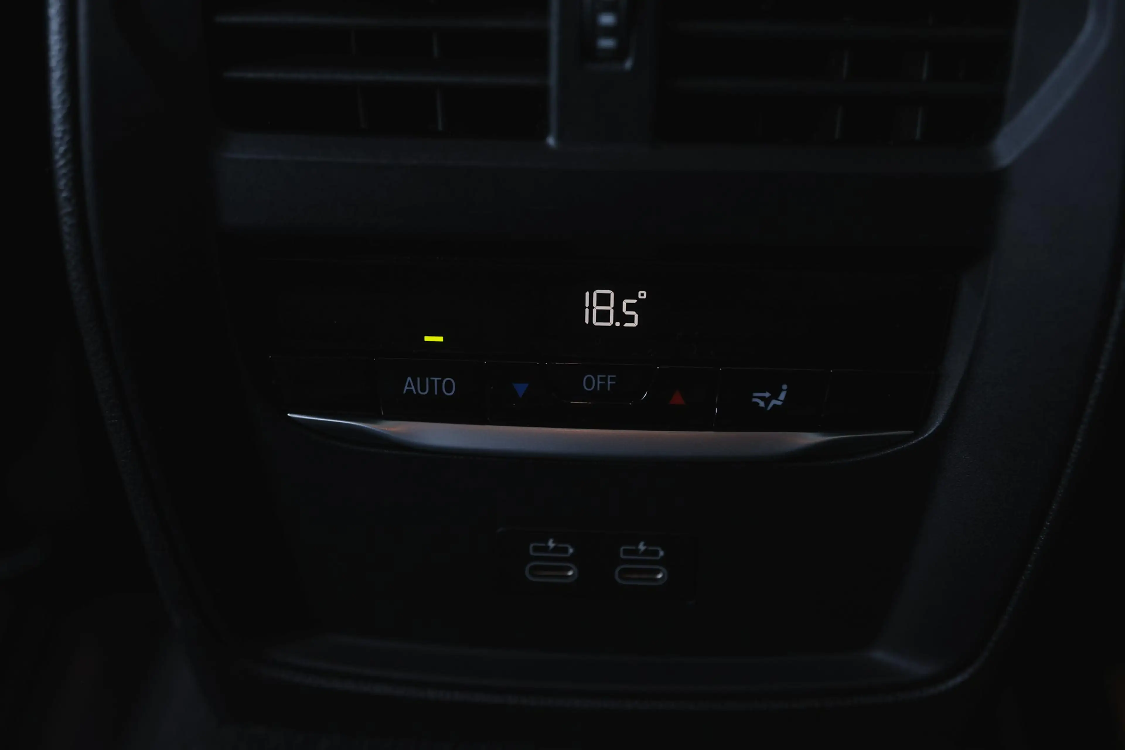 BMW i4 M50 / Schuif-kanteldak / Laserlight / Parking Assi — photo 15