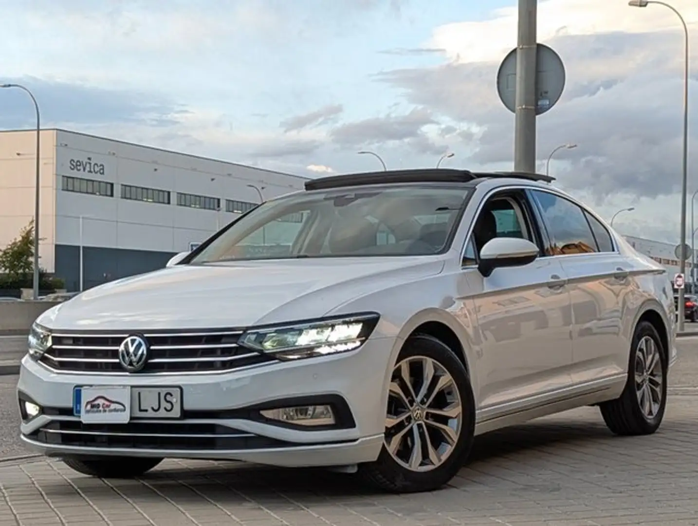 Volkswagen Passat 2.0TDI EVO Executive DSG7 110kW Blanc - 1