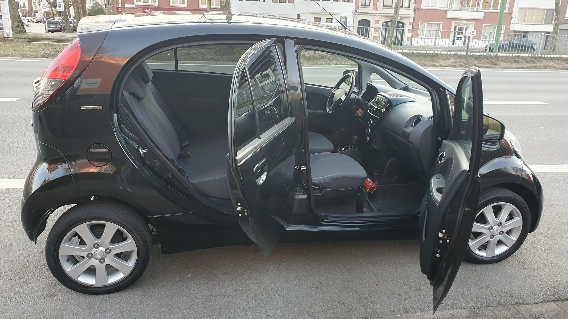 Peugeot iOn iOn Active - 1