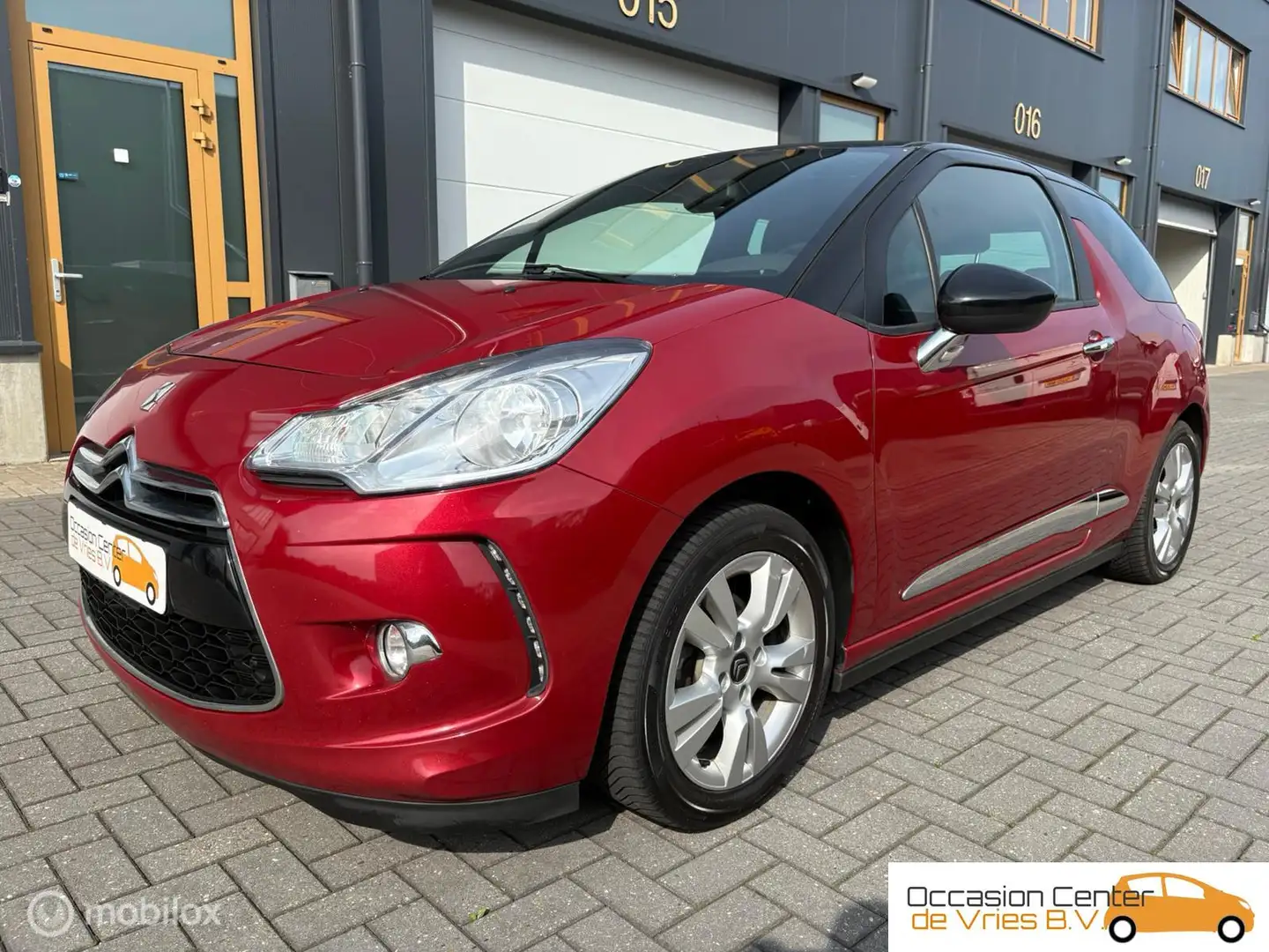 Citroen DS3 1.6 Sport 120pk Airco Cruise ParksensorBluetooth Rouge - 2