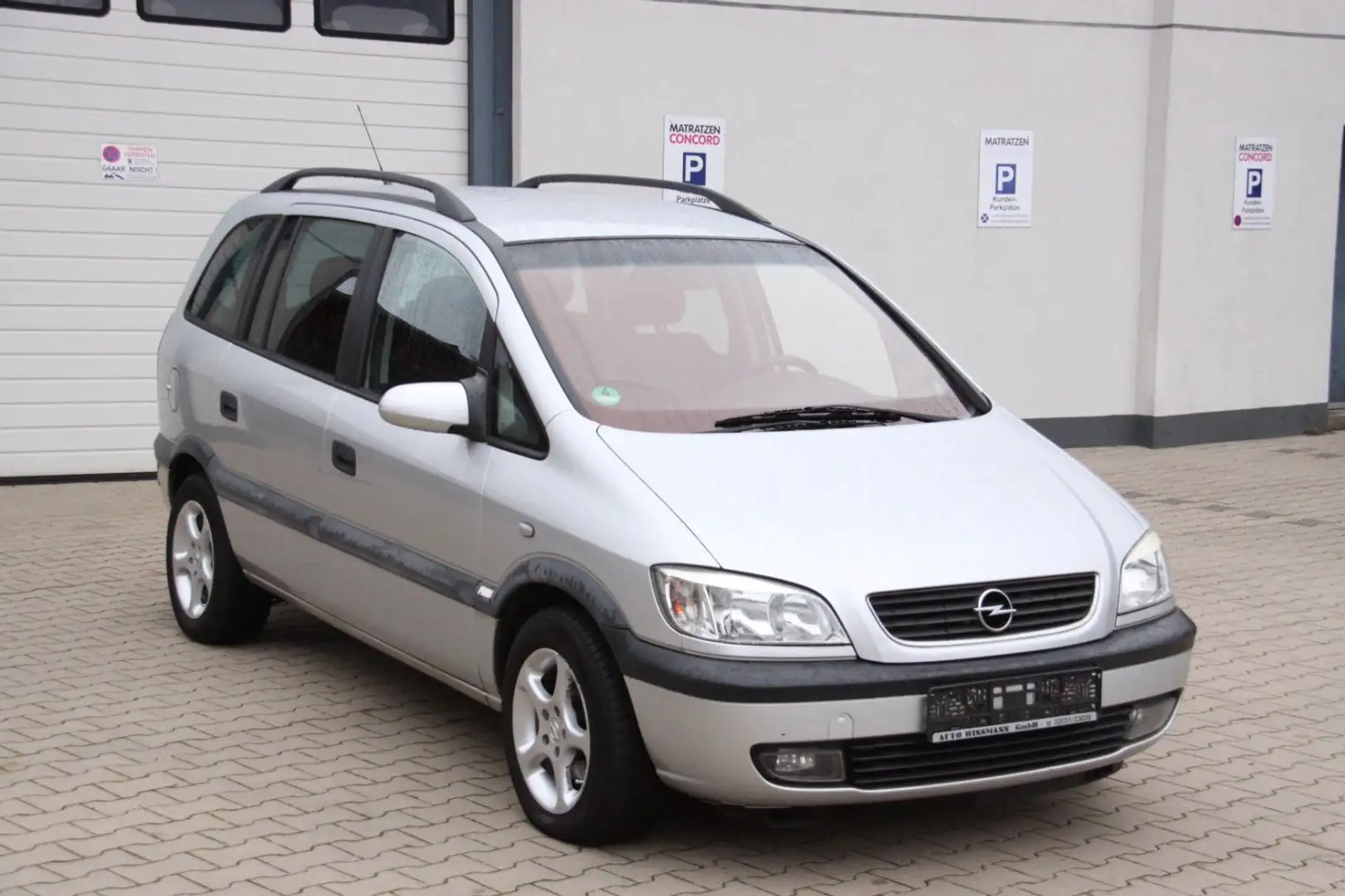 Opel Zafira 1.8 16V Selection Executive Zilver - 2