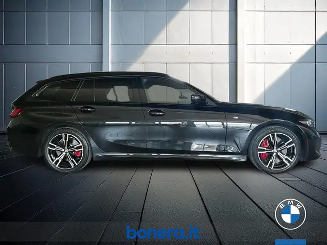BMW 3 Series view 5