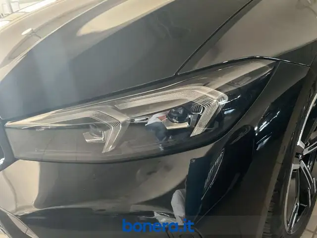 BMW 3 Series view 10