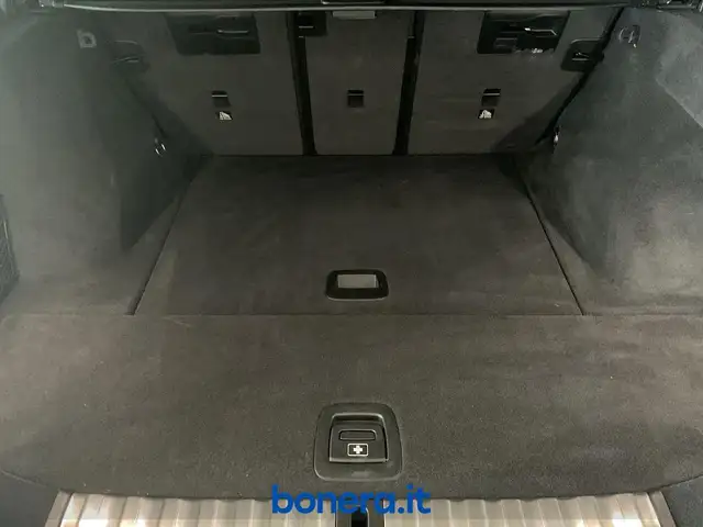 BMW 3 Series view 13