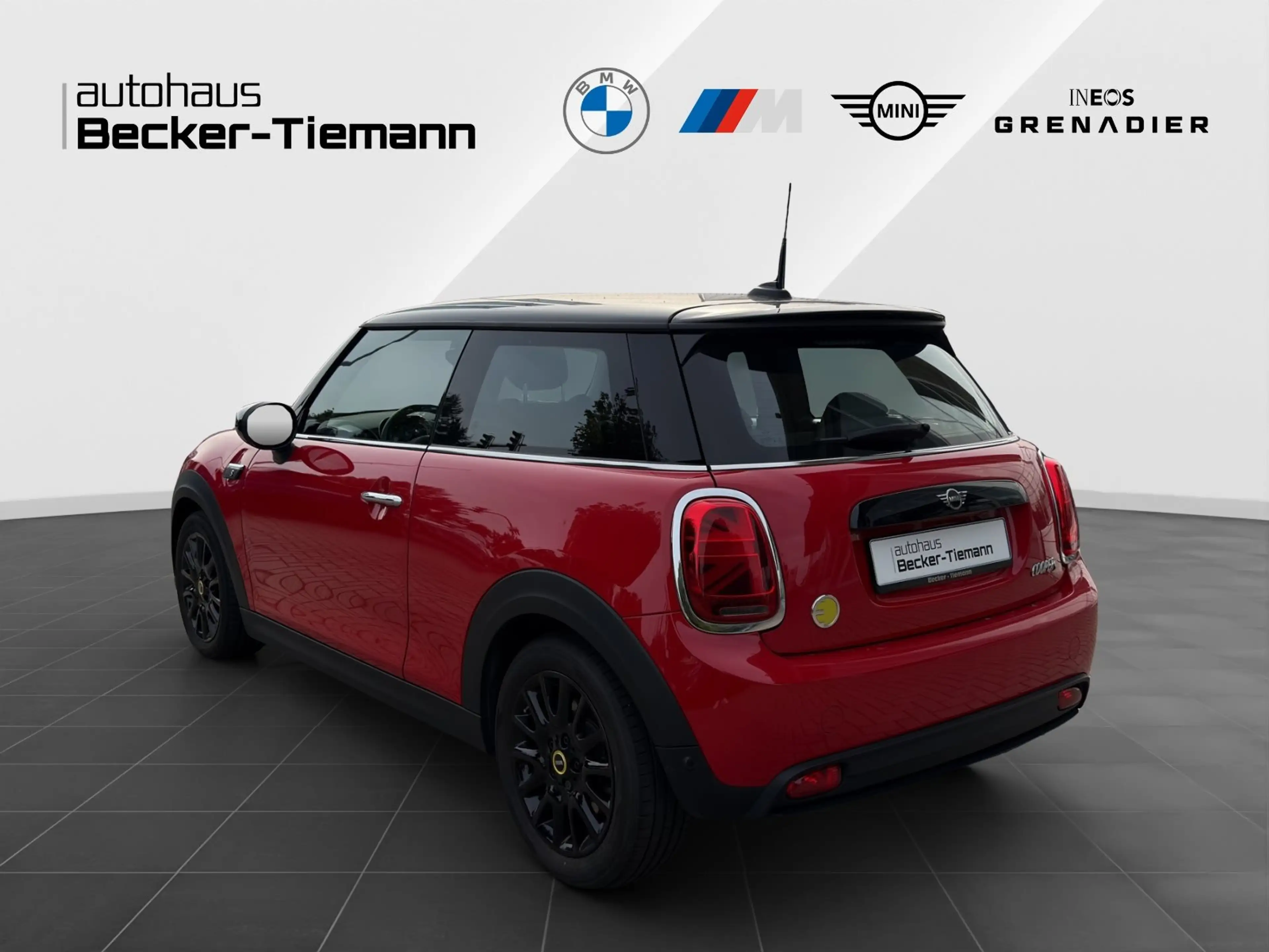 MINI Cooper SE Hatch 16" / DrivAss / DAB / Ambiente / LED / CarPl — photo 4