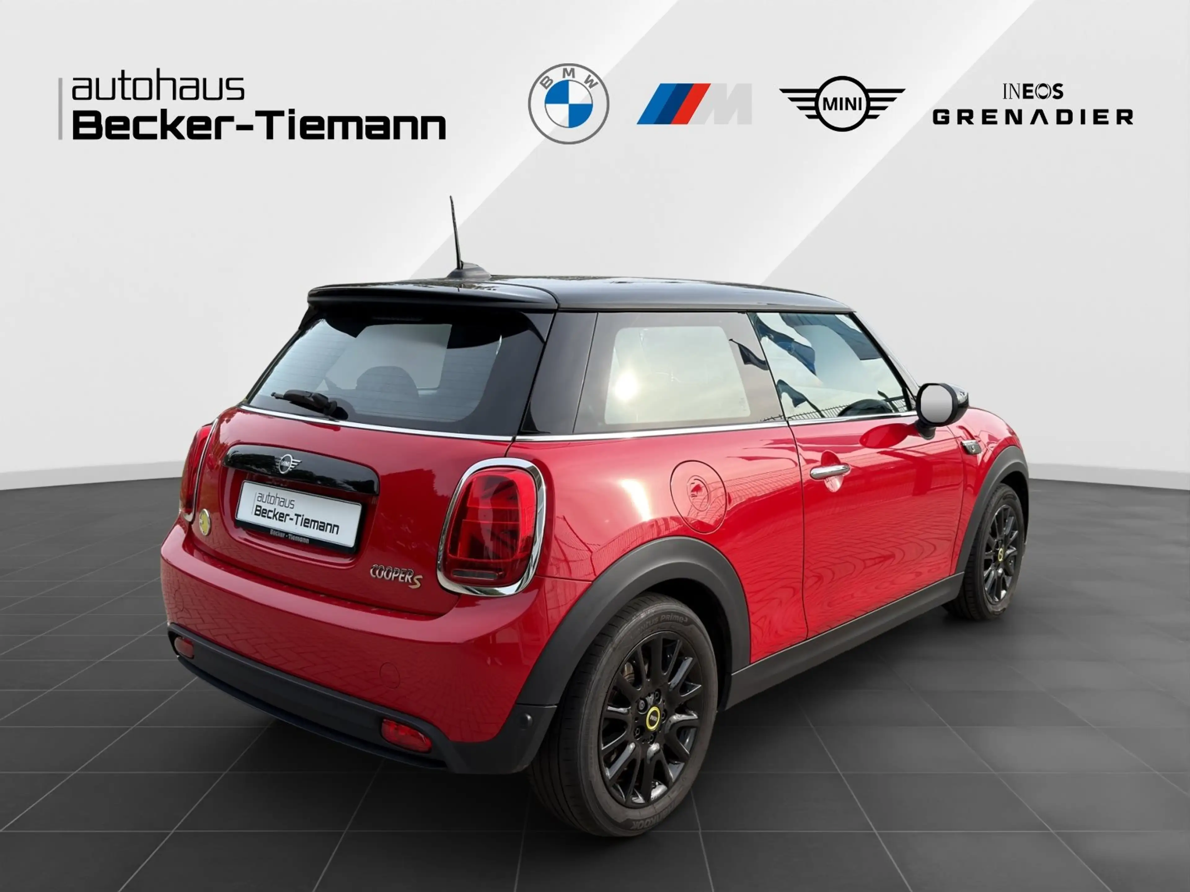 MINI Cooper SE Hatch 16" / DrivAss / DAB / Ambiente / LED / CarPl — photo 6