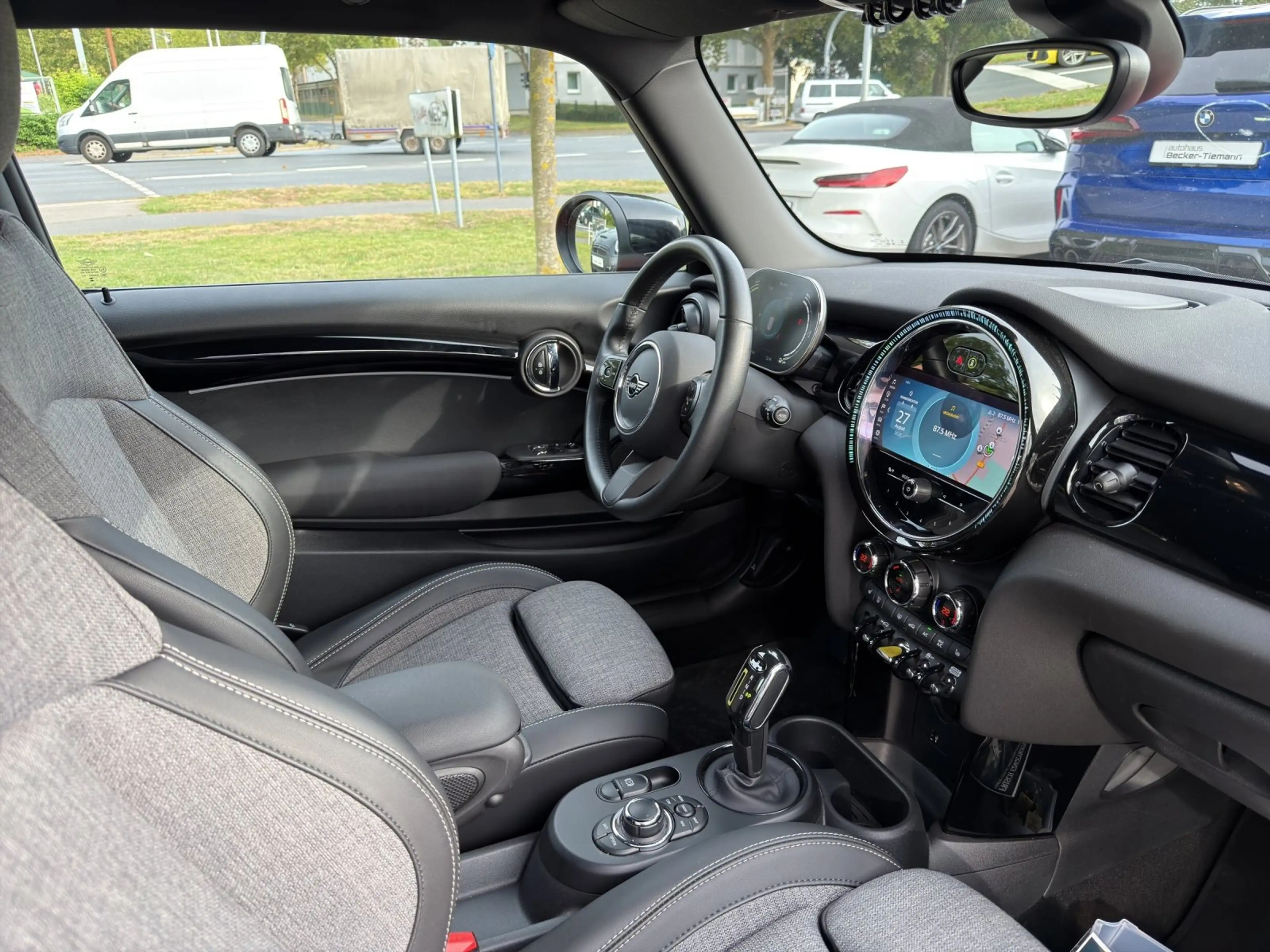 MINI Cooper SE Hatch 16" / DrivAss / DAB / Ambiente / LED / CarPl — photo 15