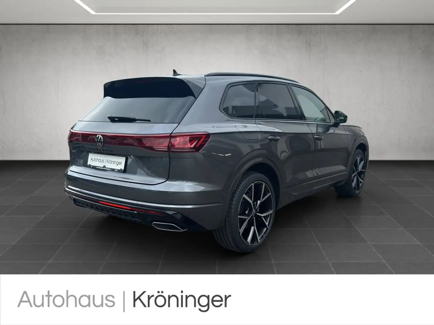 Volkswagen Touareg 3.0 TDI 4Motion R-Line HUD Pano Stand Grau - 2