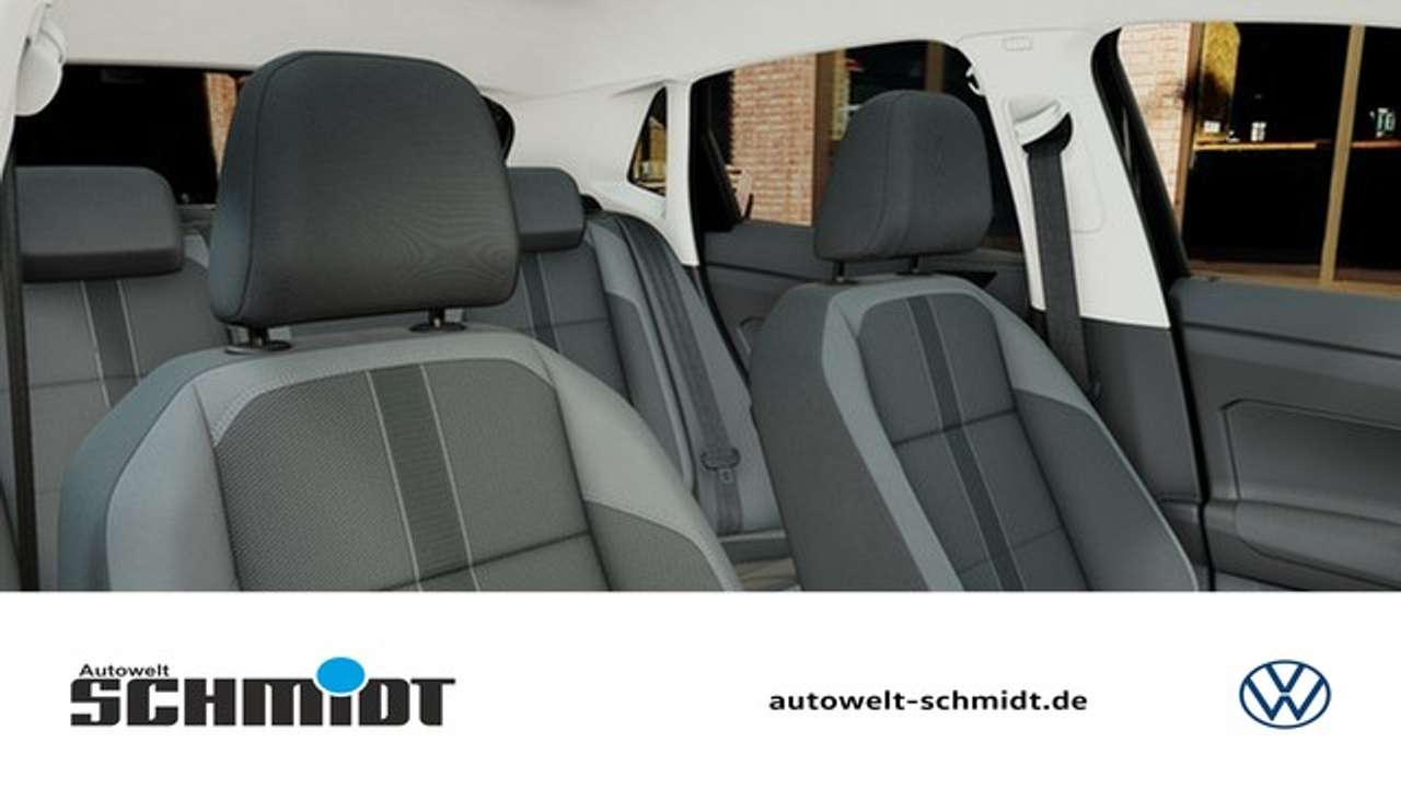 Volkswagen Polo 2024 — 1,0 l TSI DSG Style NAVI AHK IQDRIVE KAMERA PAL...