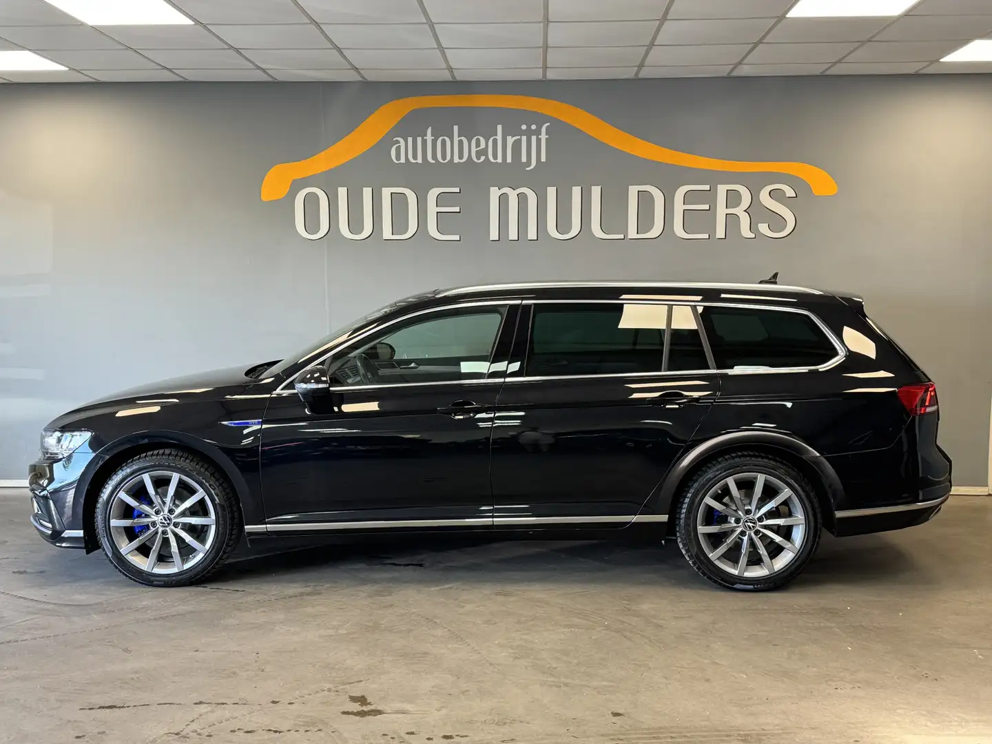 Volkswagen Passat Variant 1.4 TSI PHEV GTE Business Panoramdak/Camera/Memory Zwart - 2