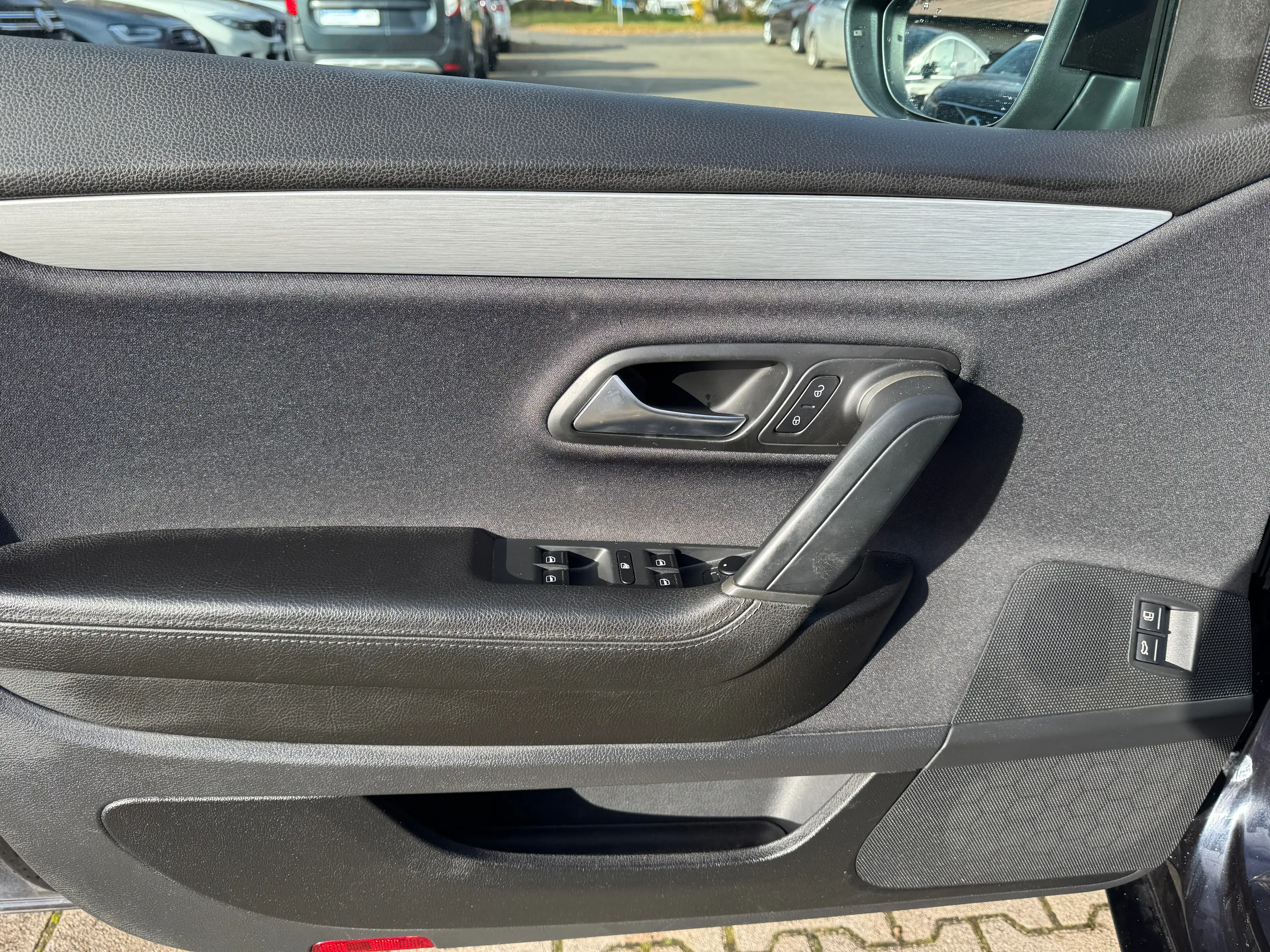 Volkswagen Passat CC 2.0 TDI — photo 6