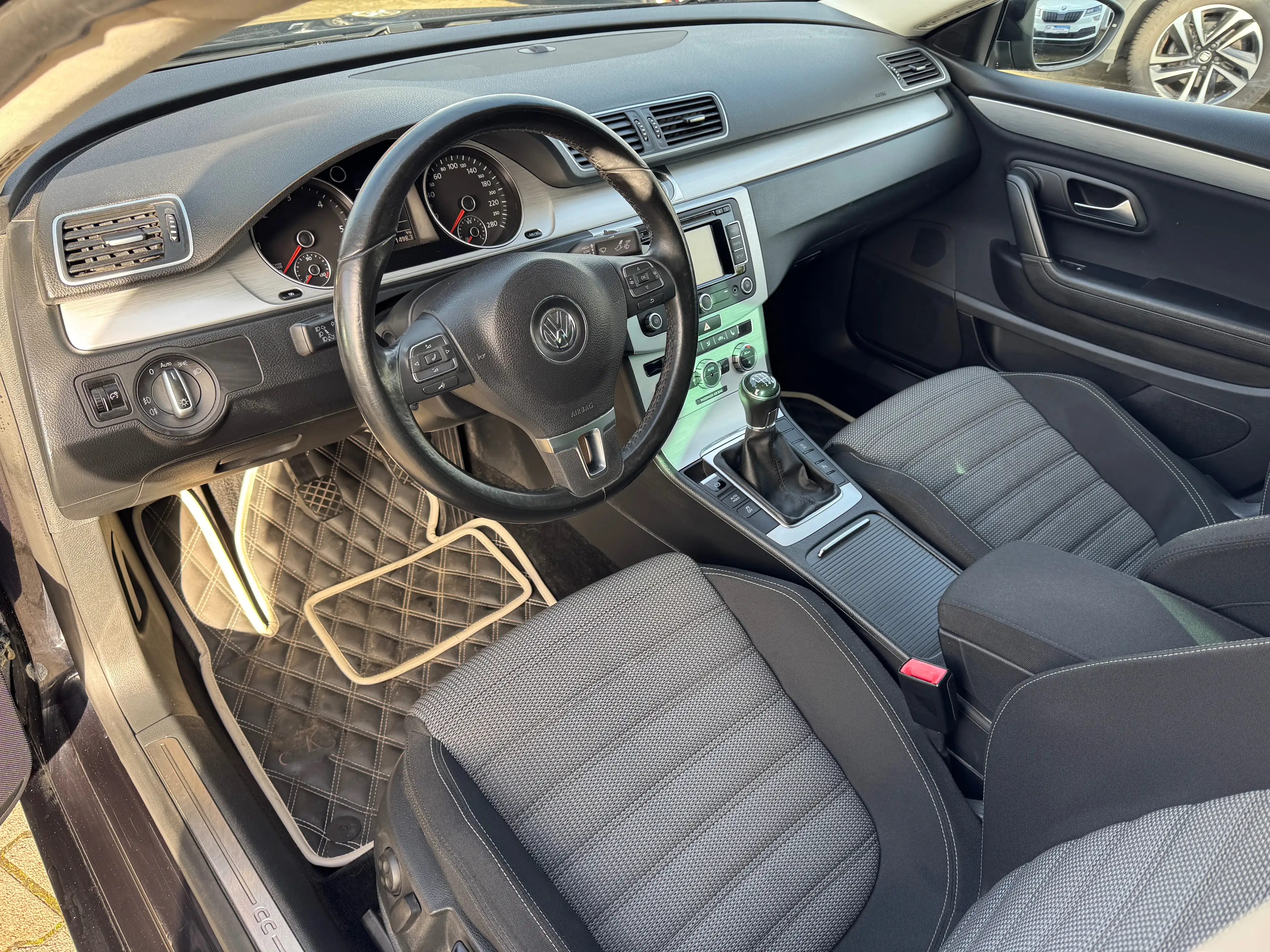Volkswagen Passat CC 2.0 TDI — photo 5