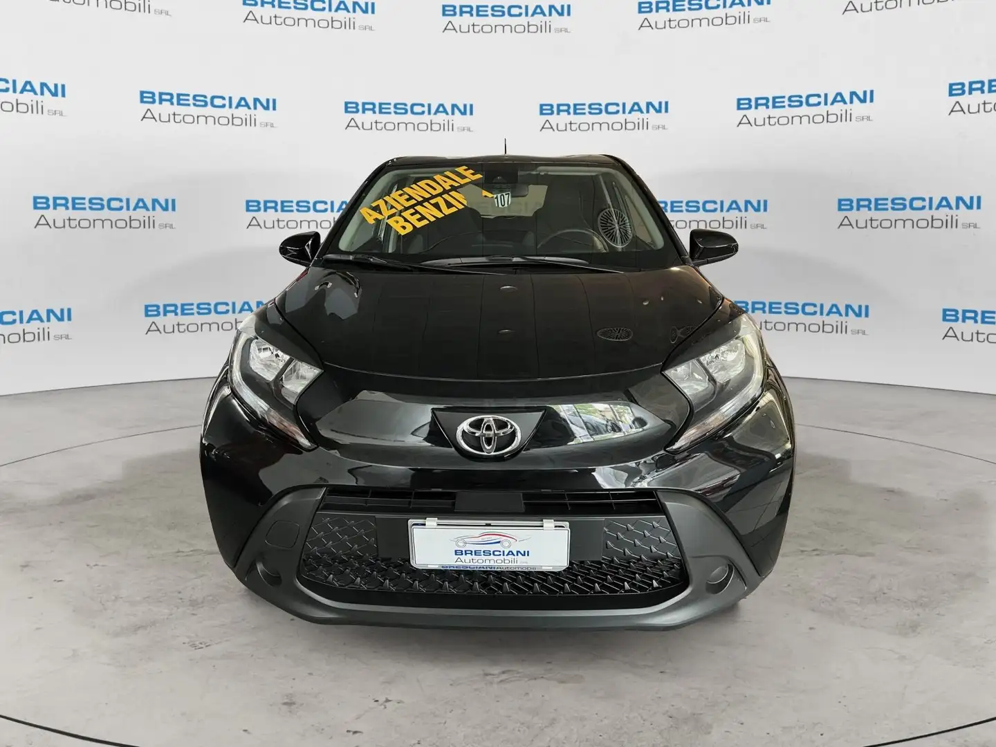 Toyota Aygo X 1.0 VVT-i 72 CV 5 porte Active S-CVT Nero - 1