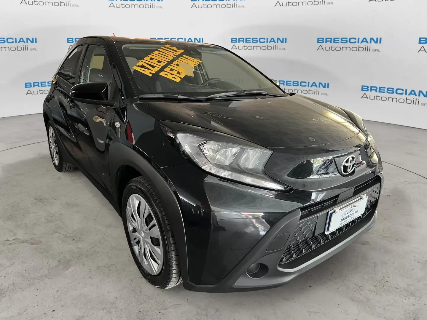 Toyota Aygo X 1.0 VVT-i 72 CV 5 porte Active S-CVT Nero - 2